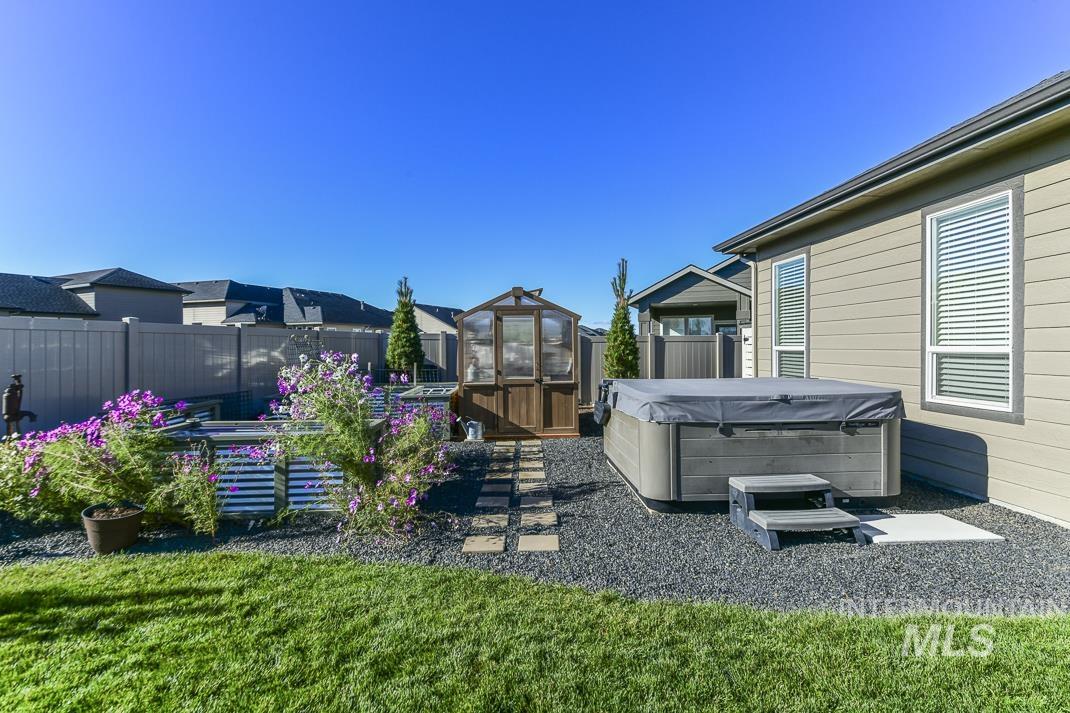 8781 E Daffodil St, Nampa, Idaho 83687, 3 Bedrooms, 3 Bathrooms, Residential For Sale, Price $782,500,MLS 98966180