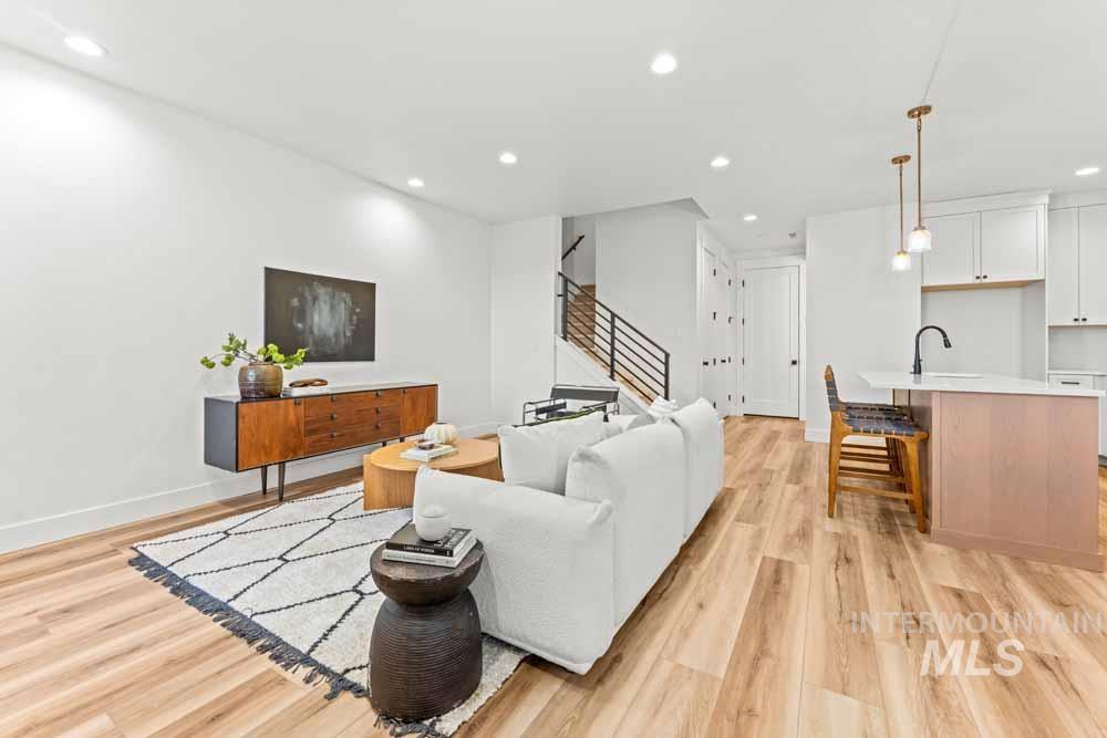 373 E Lombard Ln, Eagle, Idaho 83616, 3 Bedrooms, 2.5 Bathrooms, Residential For Sale, Price $570,000,MLS 98966188