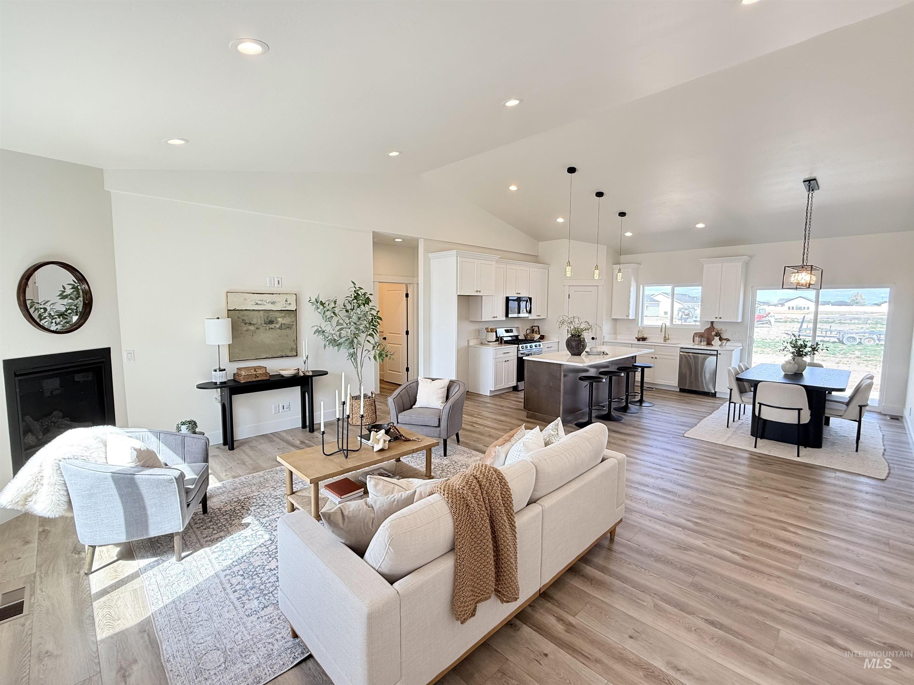 1412 Cardon Ct, Rupert, Idaho 83350, 4 Bedrooms, 2 Bathrooms, Residential For Sale, Price $388,000, 98966196