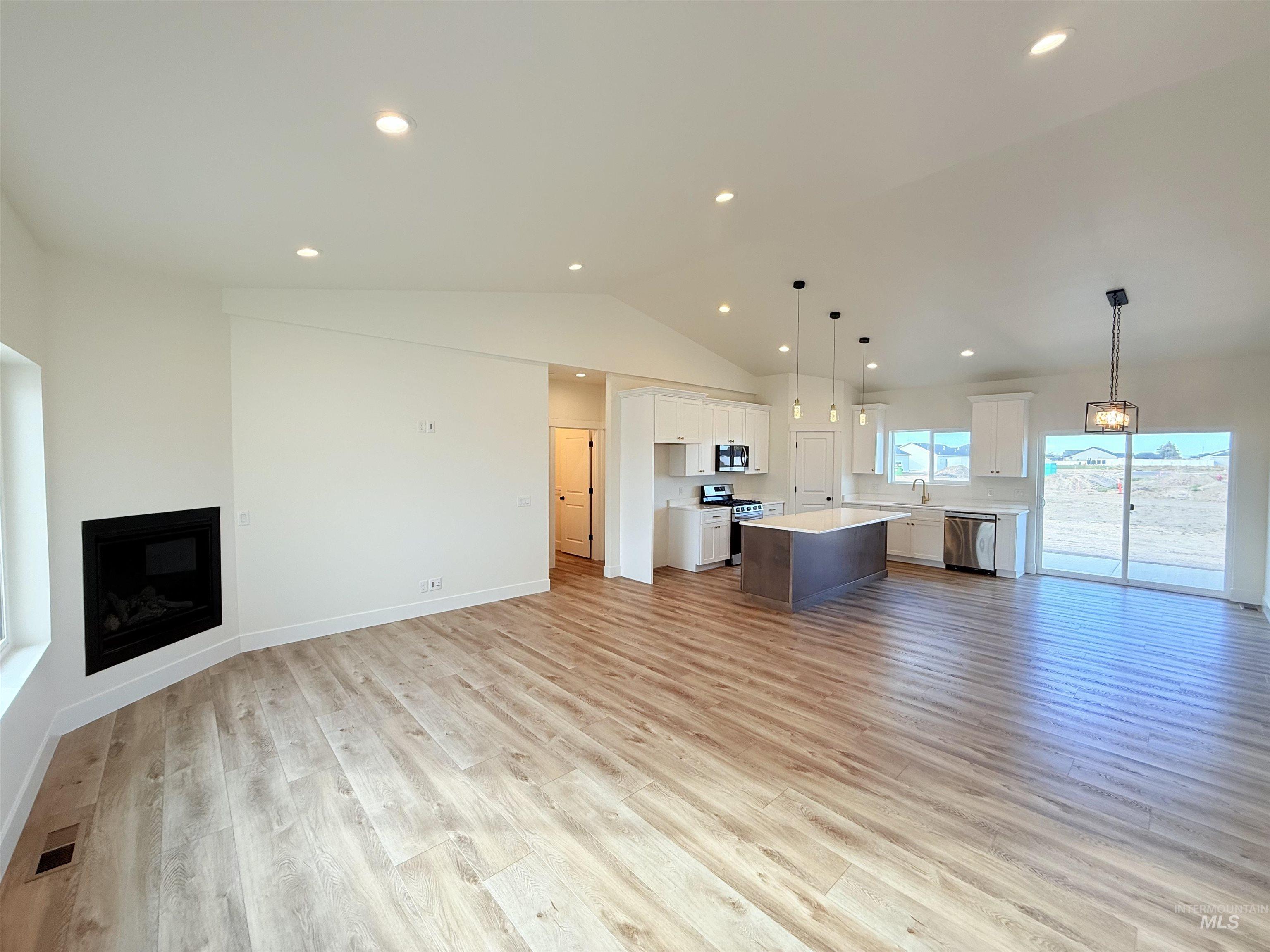 1412 Cardon Ct, Rupert, Idaho 83350, 4 Bedrooms, 2 Bathrooms, Residential For Sale, Price $389,000,MLS 98966196