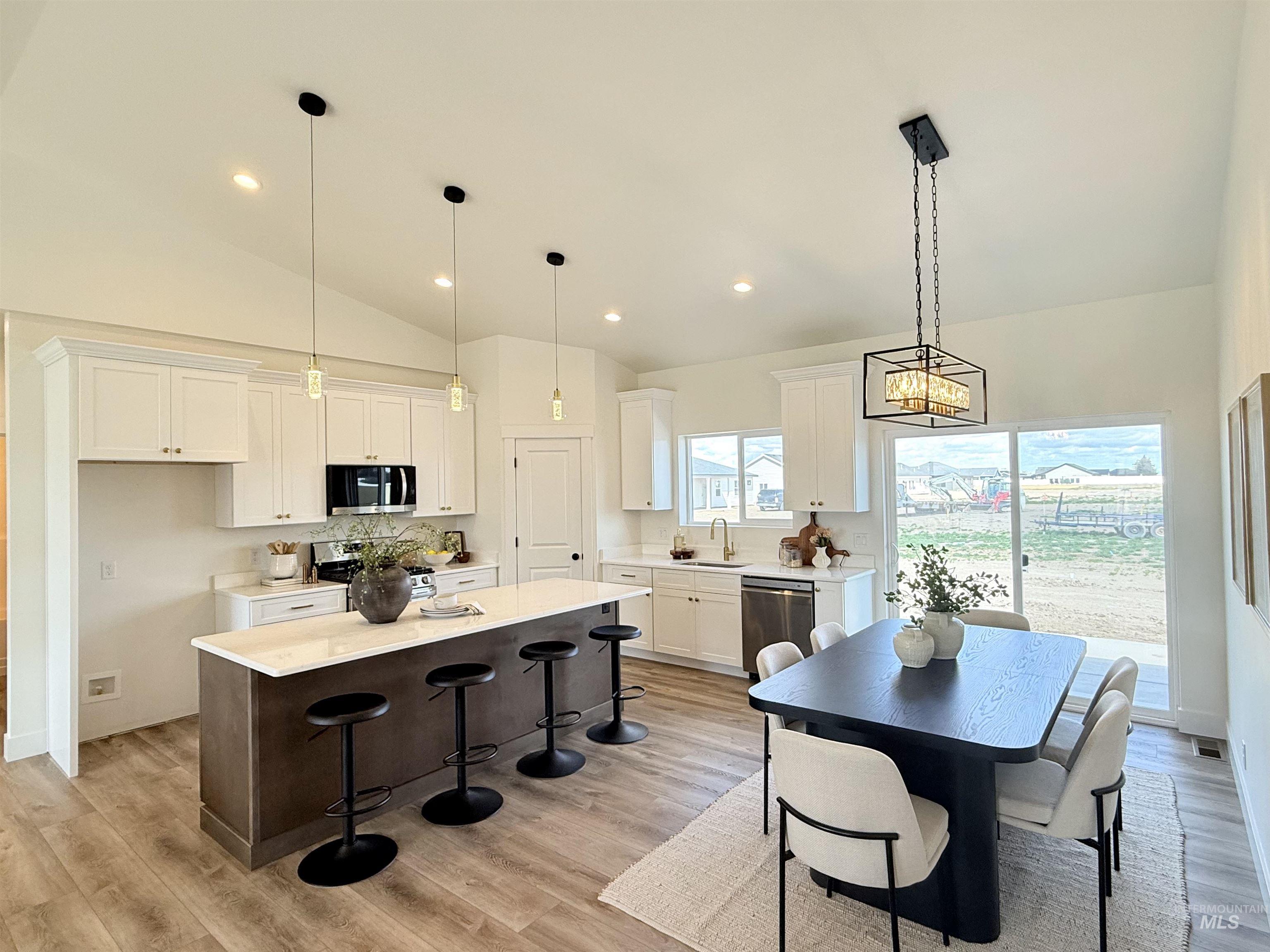 1412 Cardon Ct, Rupert, Idaho 83350, 4 Bedrooms, 2 Bathrooms, Residential For Sale, Price $388,000, 98966196