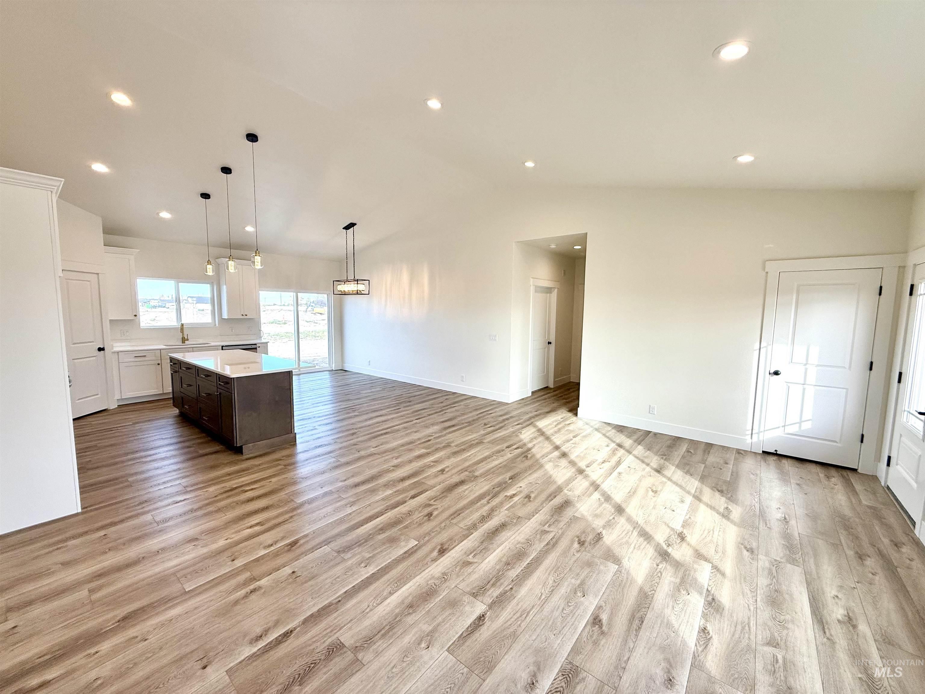 1412 Cardon Ct, Rupert, Idaho 83350, 4 Bedrooms, 2 Bathrooms, Residential For Sale, Price $389,000,MLS 98966196