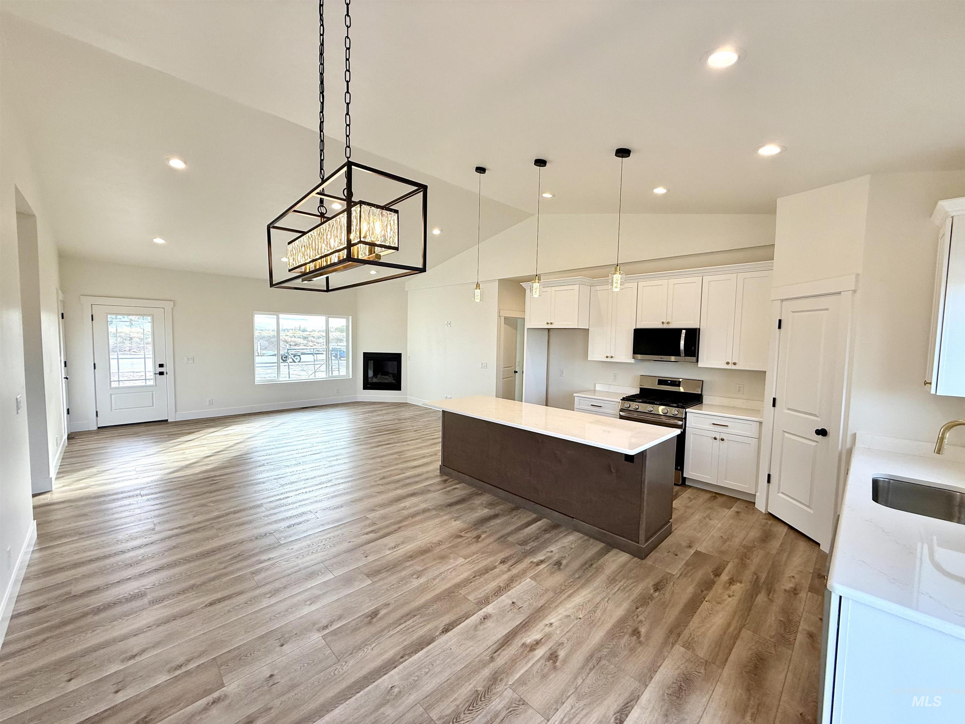 1412 Cardon Ct, Rupert, Idaho 83350, 4 Bedrooms, 2 Bathrooms, Residential For Sale, Price $389,000,MLS 98966196