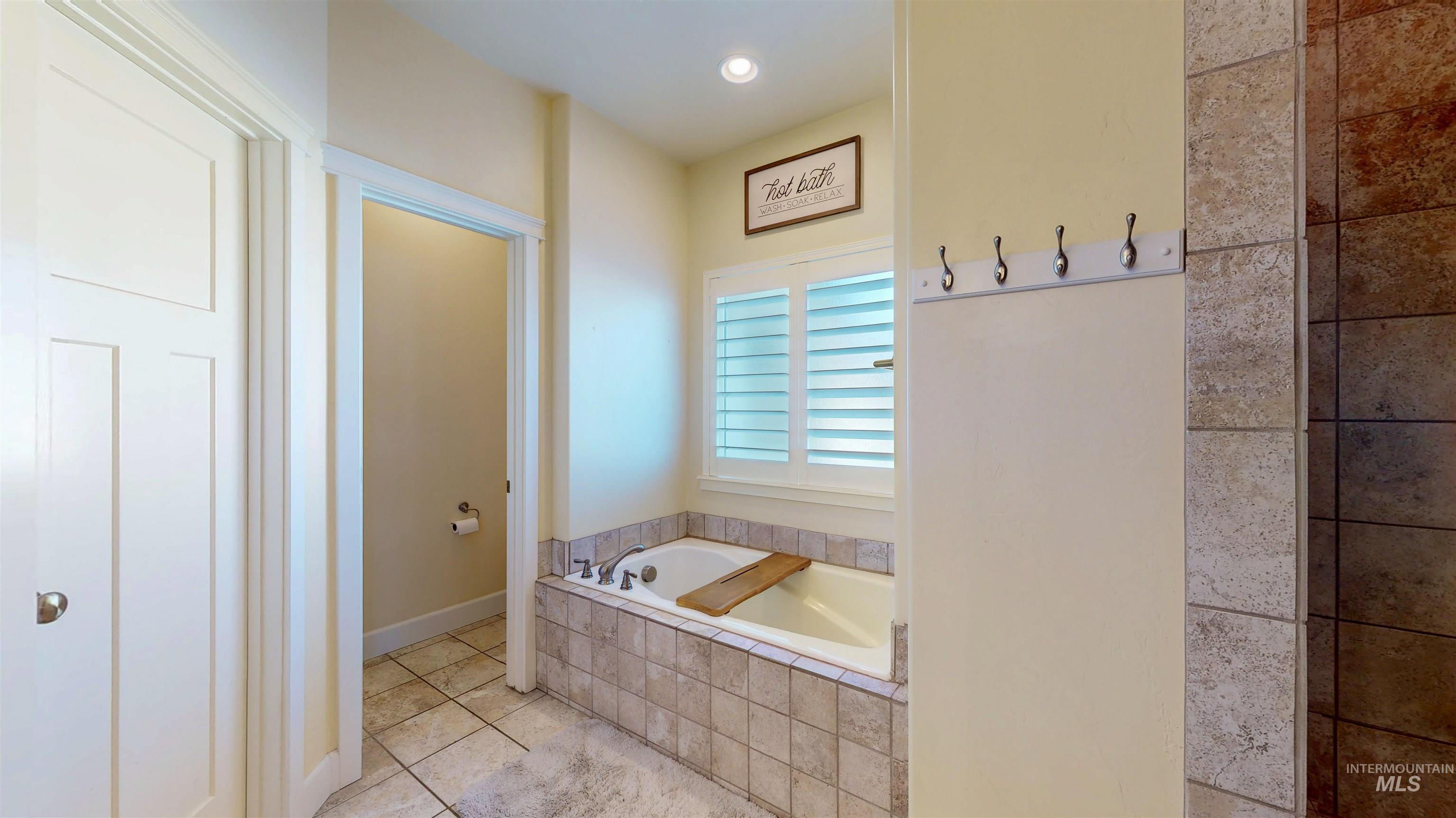 930 Park Ave, Kimberly, Idaho 83341, 5 Bedrooms, 3 Bathrooms, Residential For Sale, Price $520,000,MLS 98966206