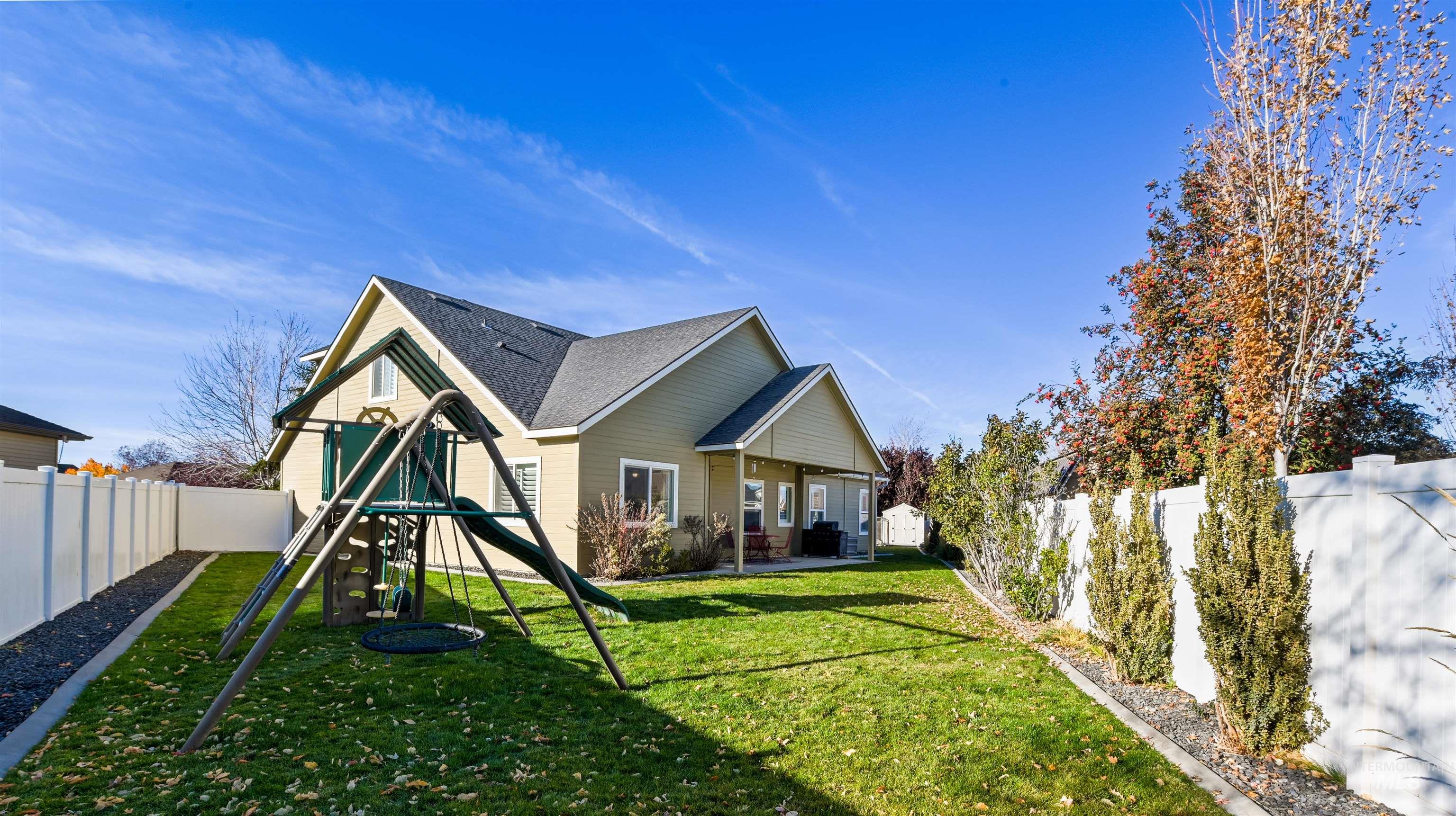 930 Park Ave, Kimberly, Idaho 83341, 5 Bedrooms, 3 Bathrooms, Residential For Sale, Price $520,000,MLS 98966206