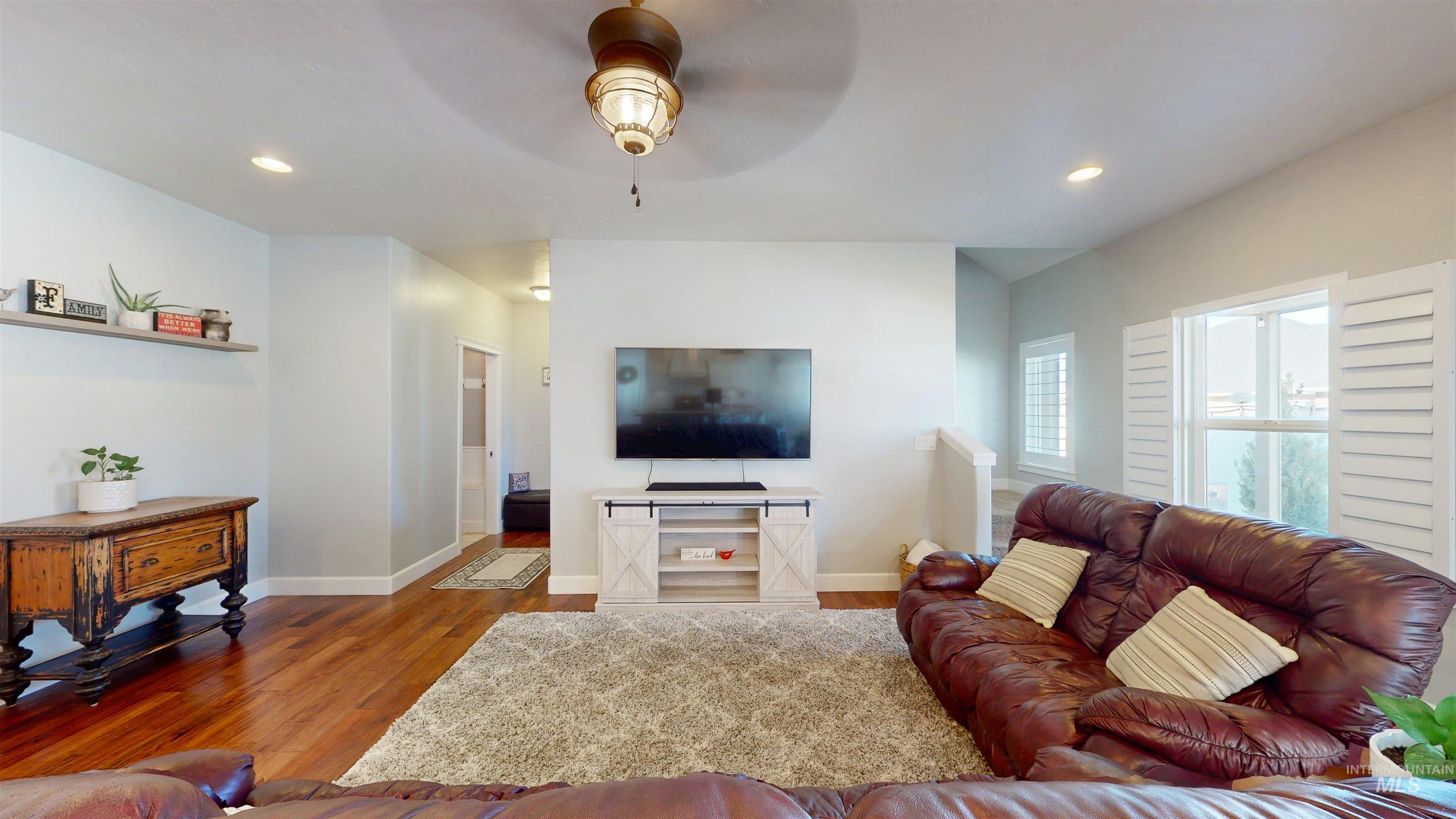 930 Park Ave, Kimberly, Idaho 83341, 5 Bedrooms, 3 Bathrooms, Residential For Sale, Price $520,000,MLS 98966206