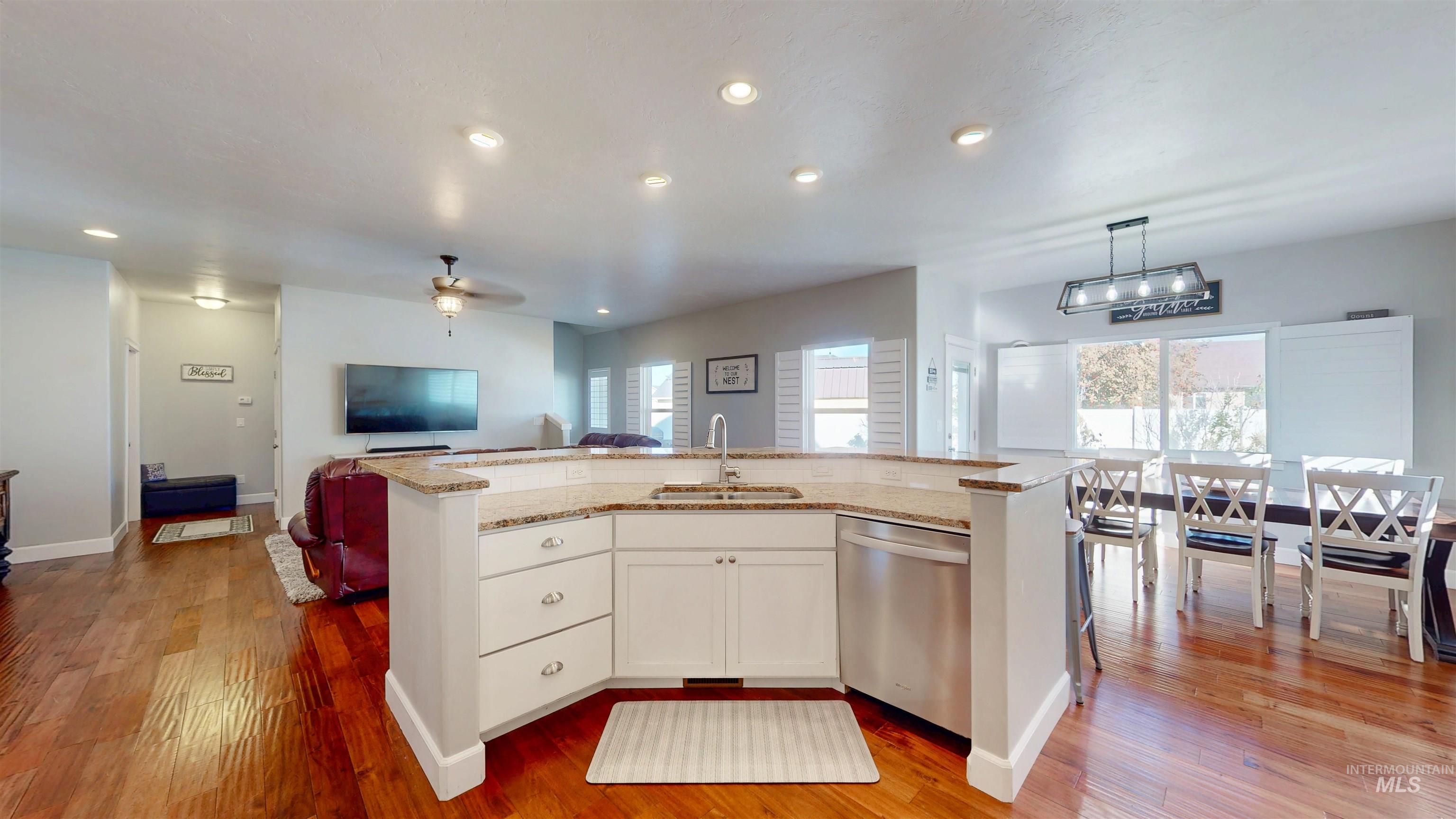 930 Park Ave, Kimberly, Idaho 83341, 5 Bedrooms, 3 Bathrooms, Residential For Sale, Price $520,000,MLS 98966206