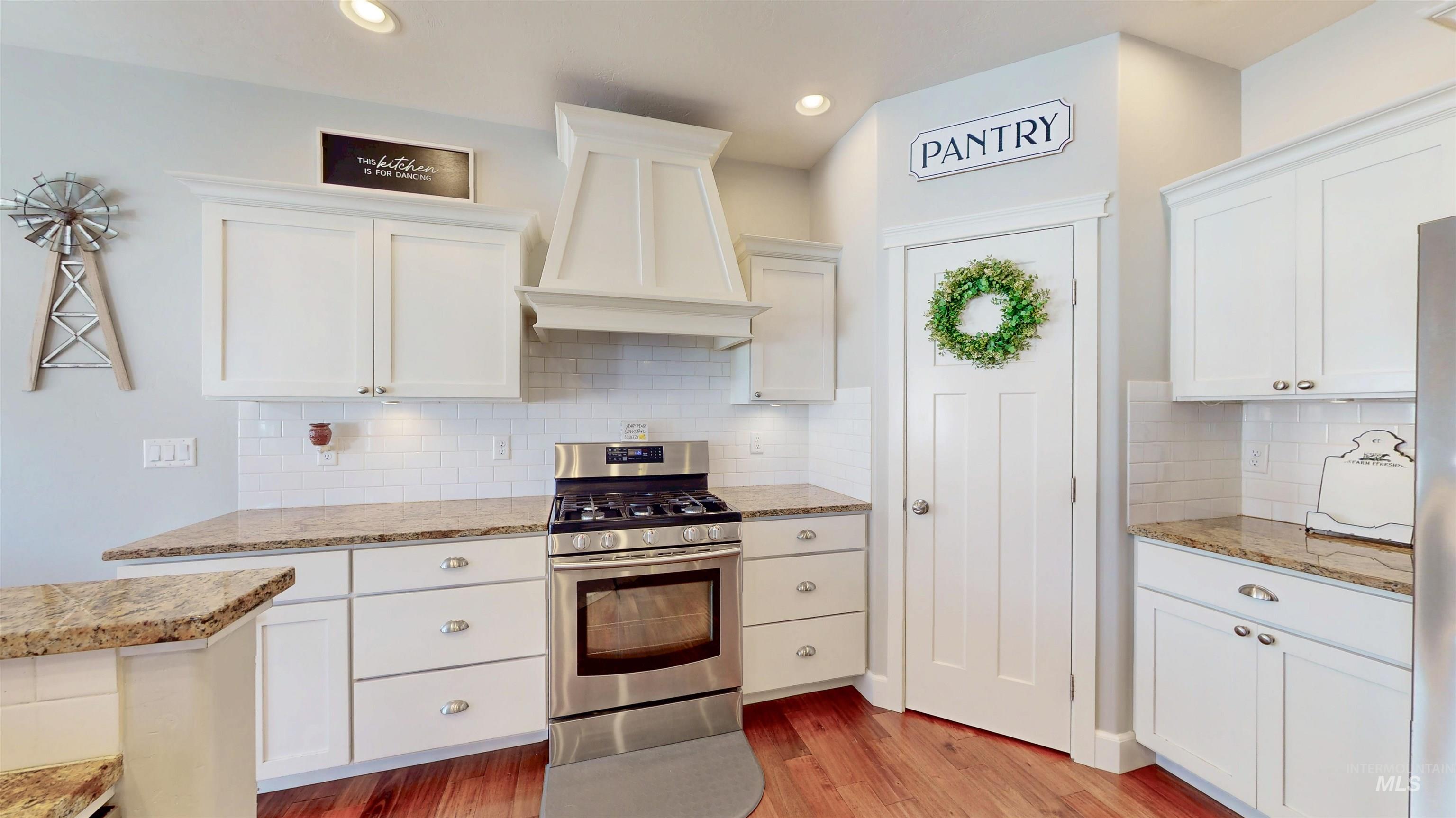 930 Park Ave, Kimberly, Idaho 83341, 5 Bedrooms, 3 Bathrooms, Residential For Sale, Price $520,000,MLS 98966206