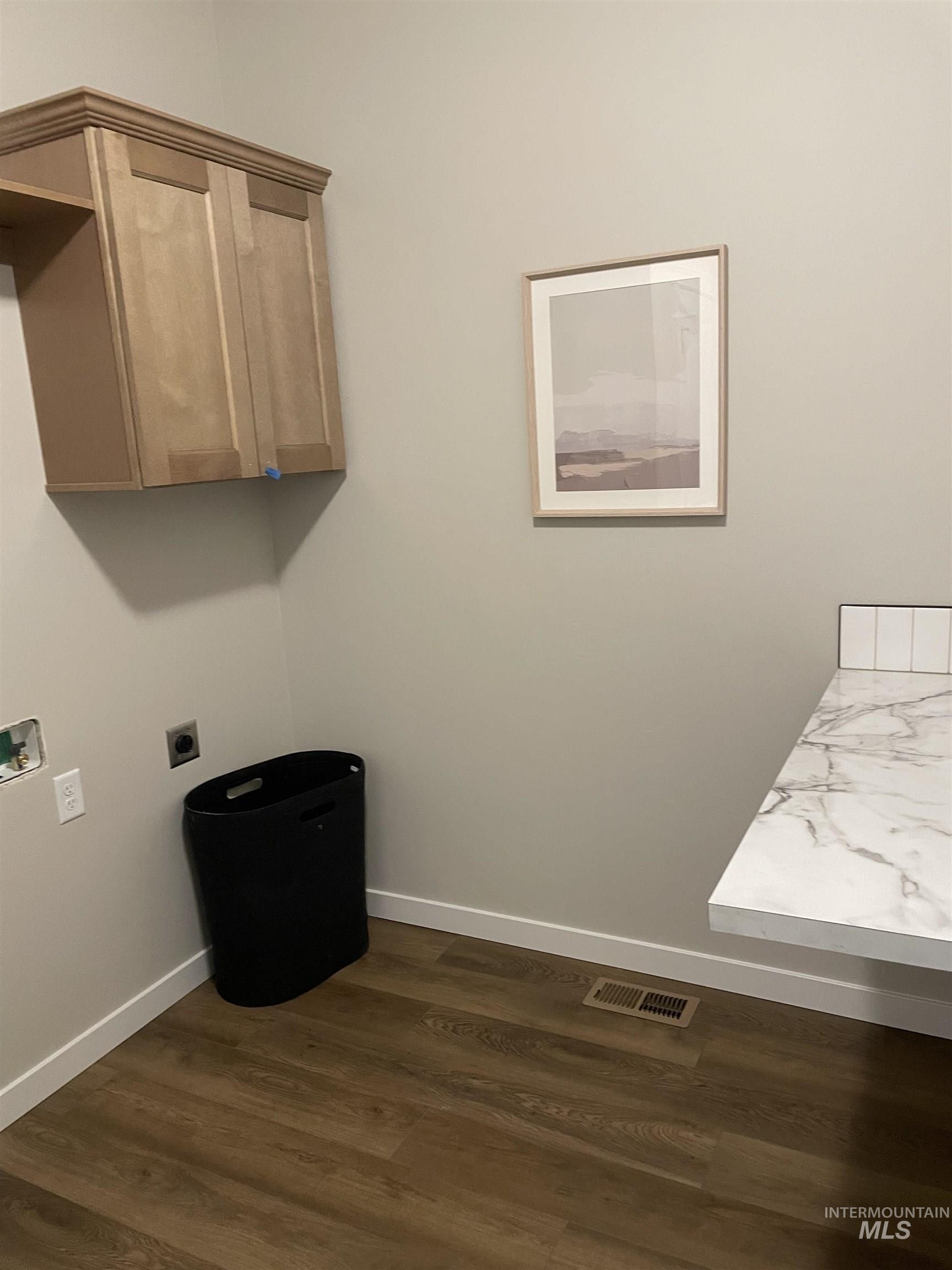 1196 Creekside Way, Twin Falls, Idaho 83301, 3 Bedrooms, 2 Bathrooms, Residential For Sale, Price $438,900,MLS 98966208