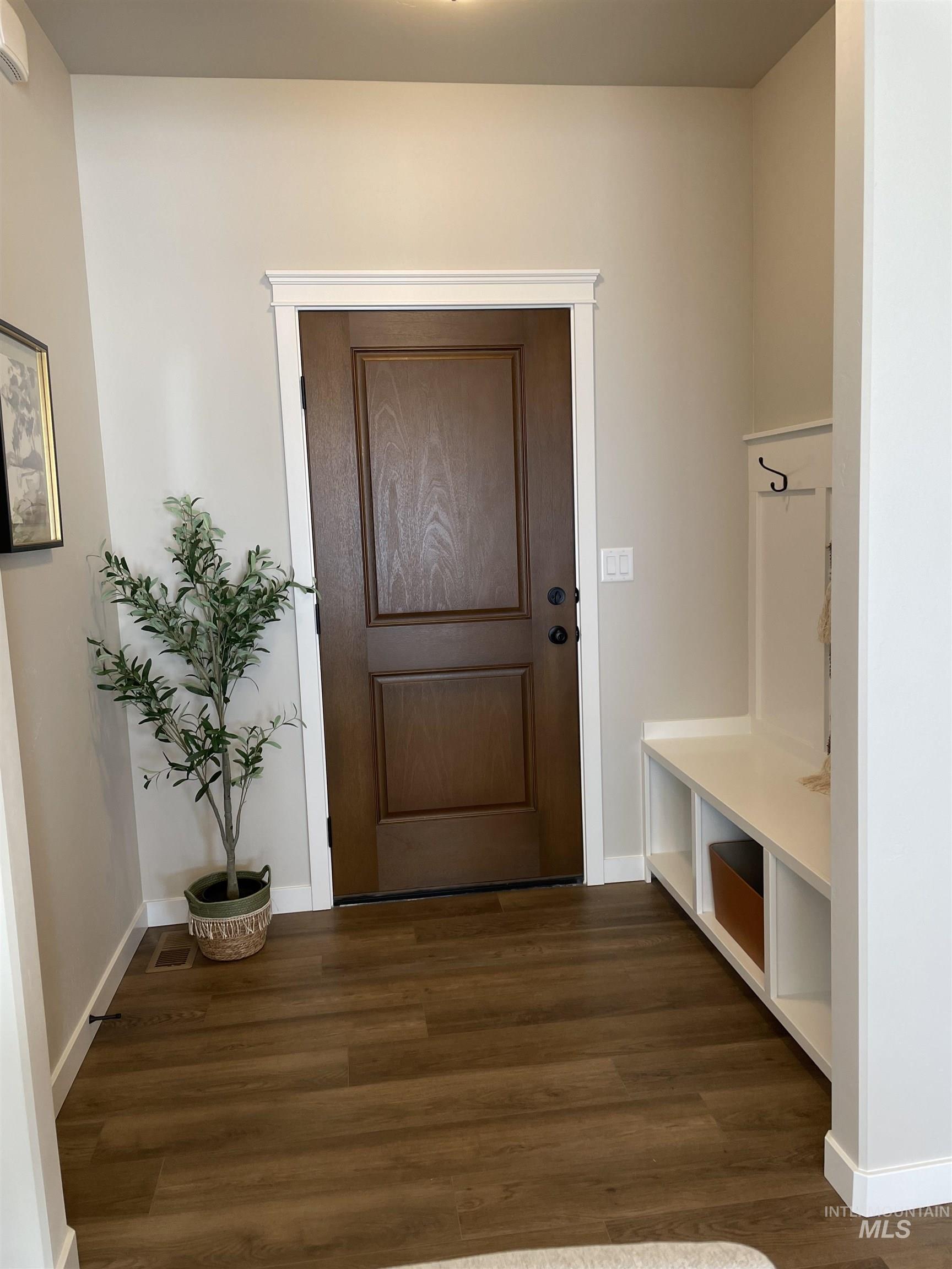 1196 Creekside Way, Twin Falls, Idaho 83301, 3 Bedrooms, 2 Bathrooms, Residential For Sale, Price $438,900,MLS 98966208