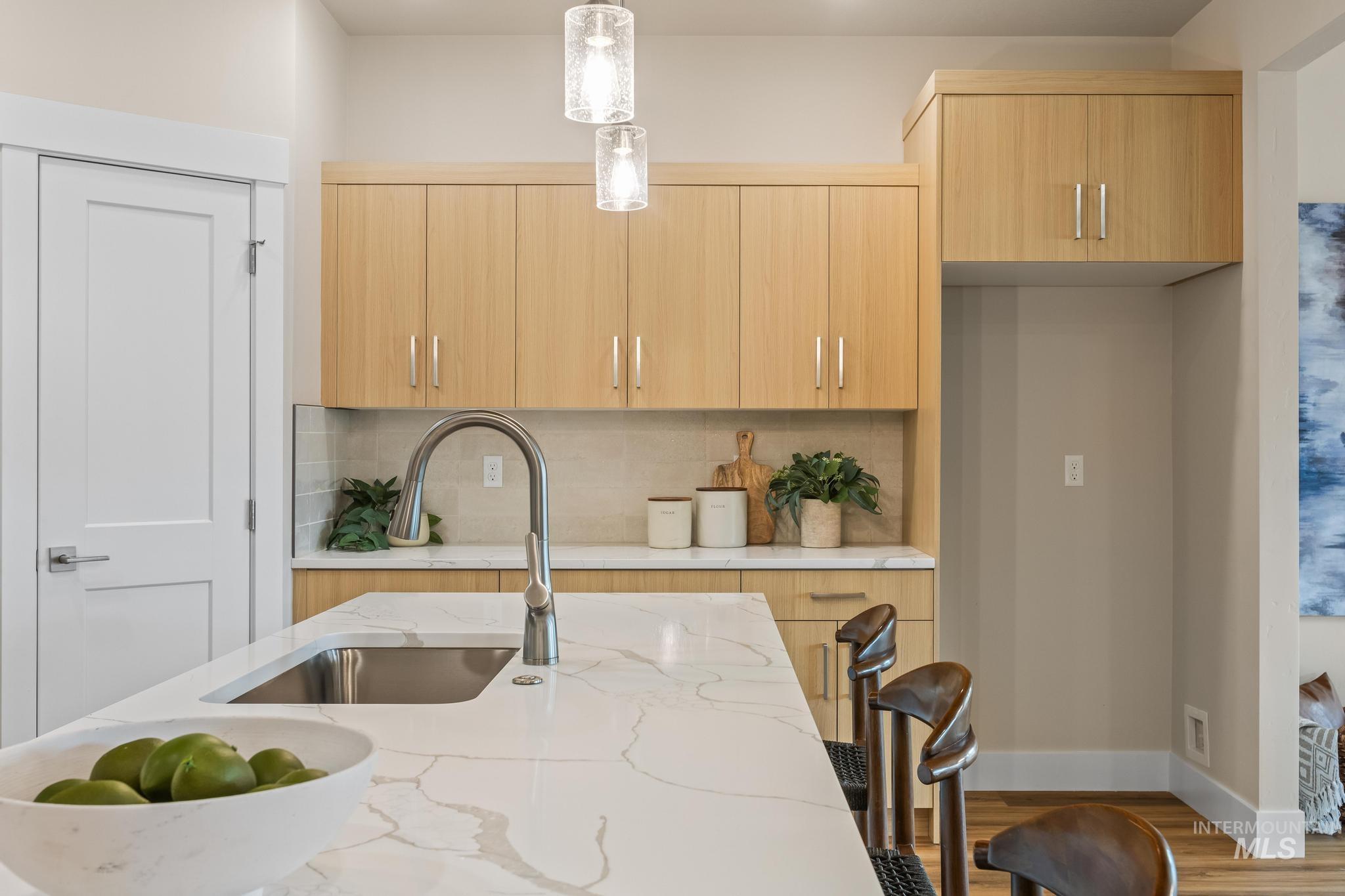 1737 E Grayson, Meridian, Idaho 83642, 3 Bedrooms, 2 Bathrooms, Residential For Sale, Price $494,900,MLS 98966231