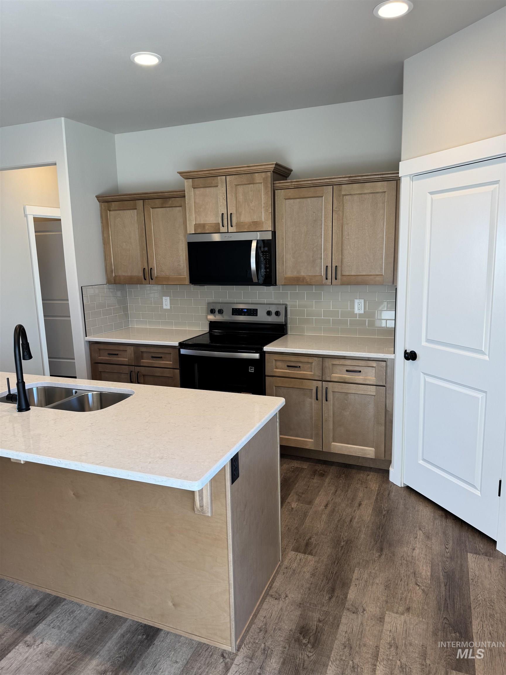 2064 Harrison St, Twin Falls, Idaho 83301, 4 Bedrooms, 2 Bathrooms, Residential For Sale, Price $379,900, 98966238