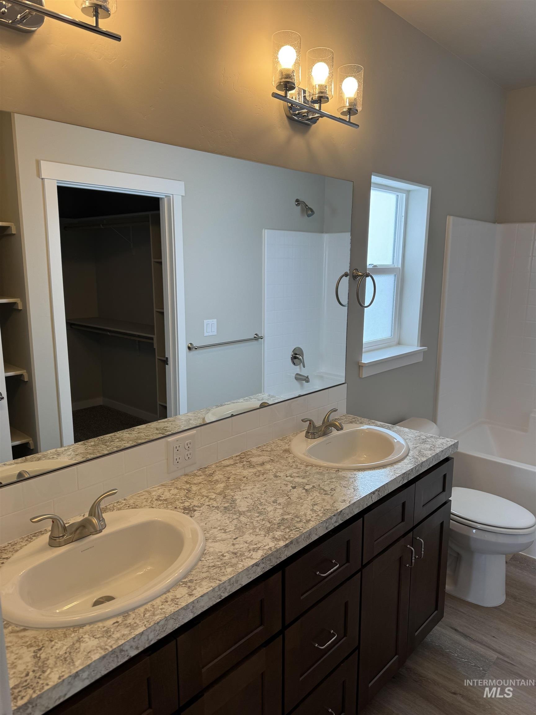 2050 Harrison St, Twin Falls, Idaho 83301, 4 Bedrooms, 2 Bathrooms, Residential For Sale, Price $389,900,MLS 98966241