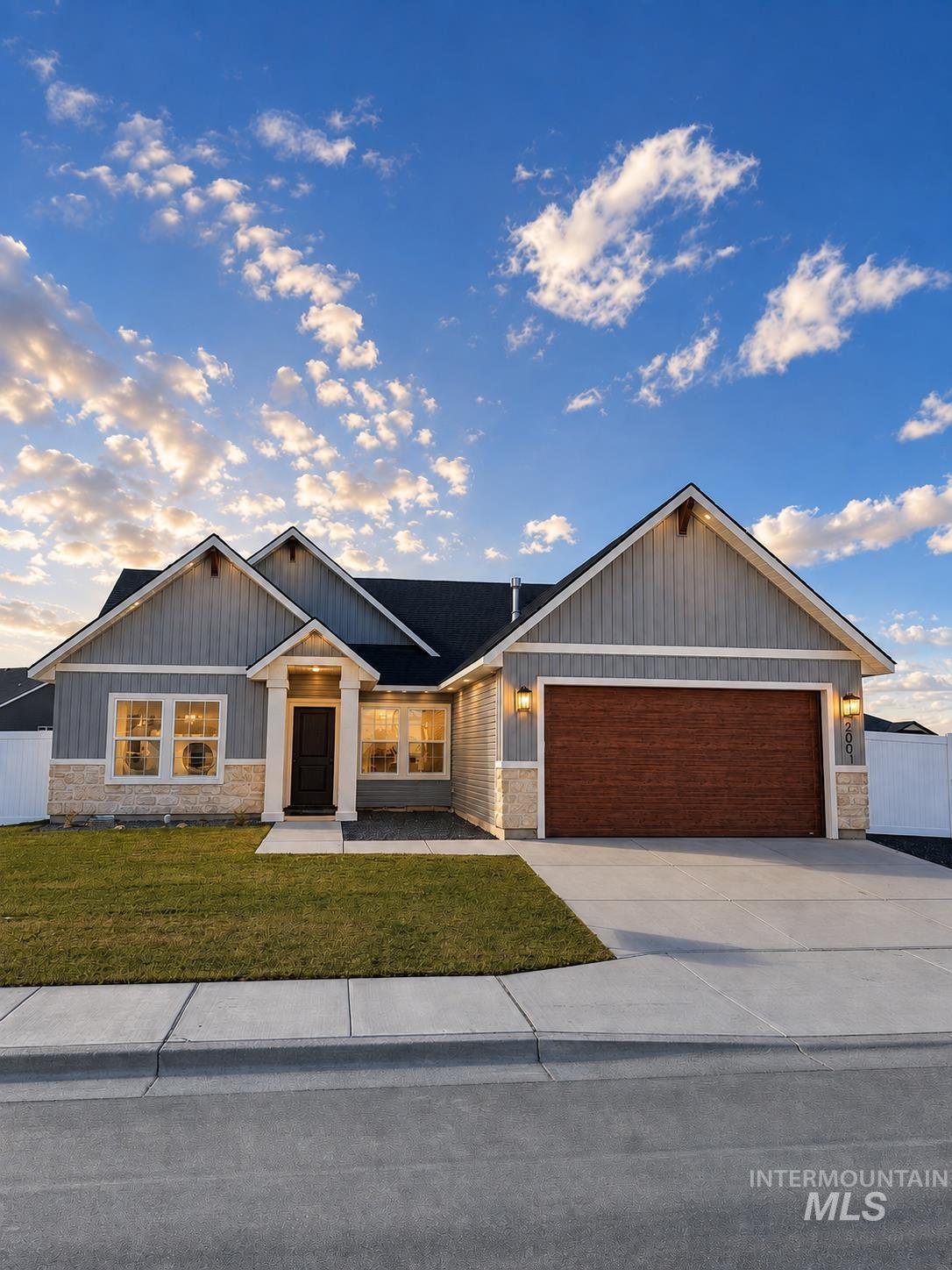 2008 Harrison St, Twin Falls, Idaho 83301, 4 Bedrooms, 2 Bathrooms, Residential For Sale, Price $375,900,MLS 98966242