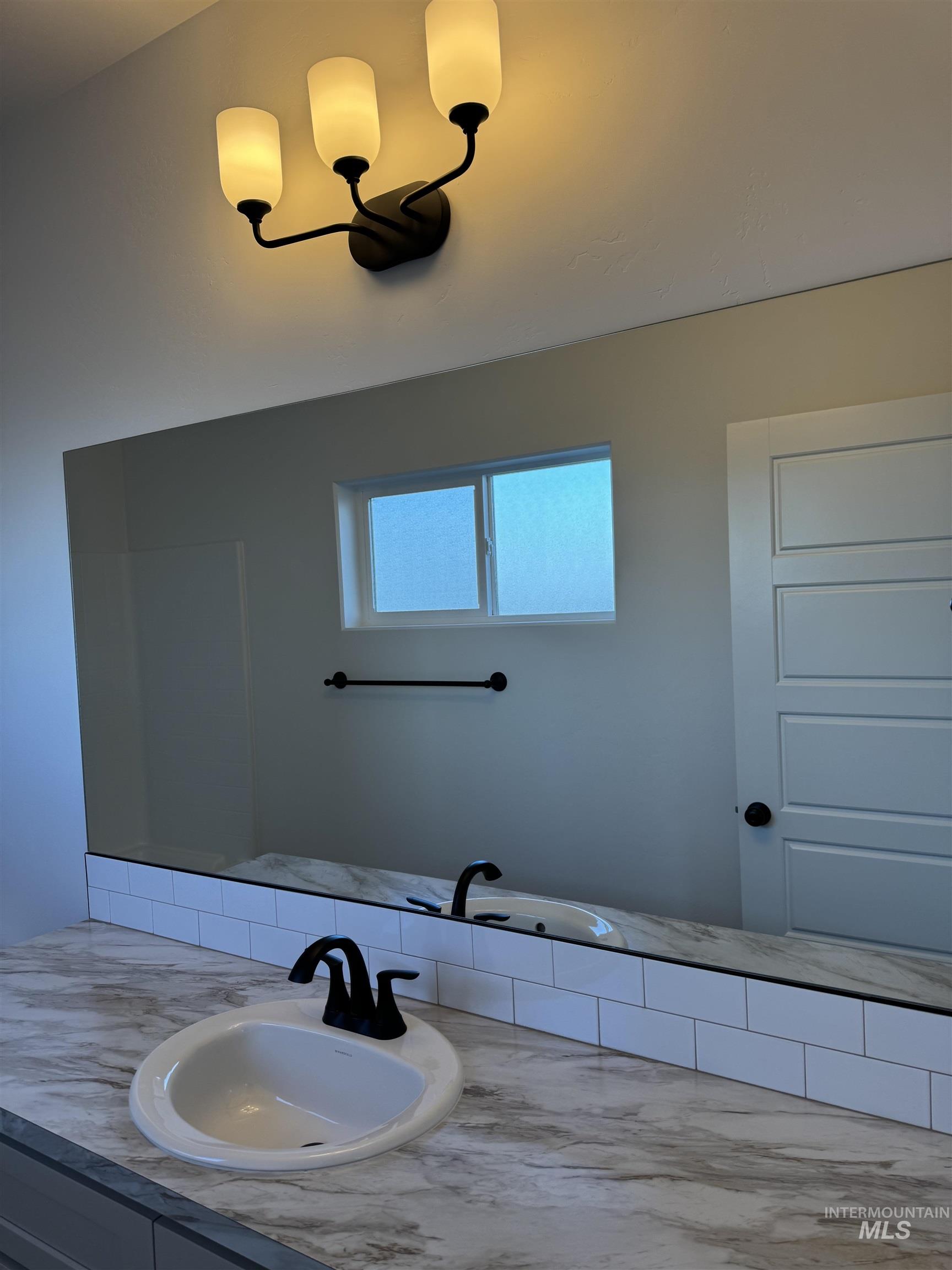 2008 Harrison St, Twin Falls, Idaho 83301, 4 Bedrooms, 2 Bathrooms, Residential For Sale, Price $384,900, 98966242