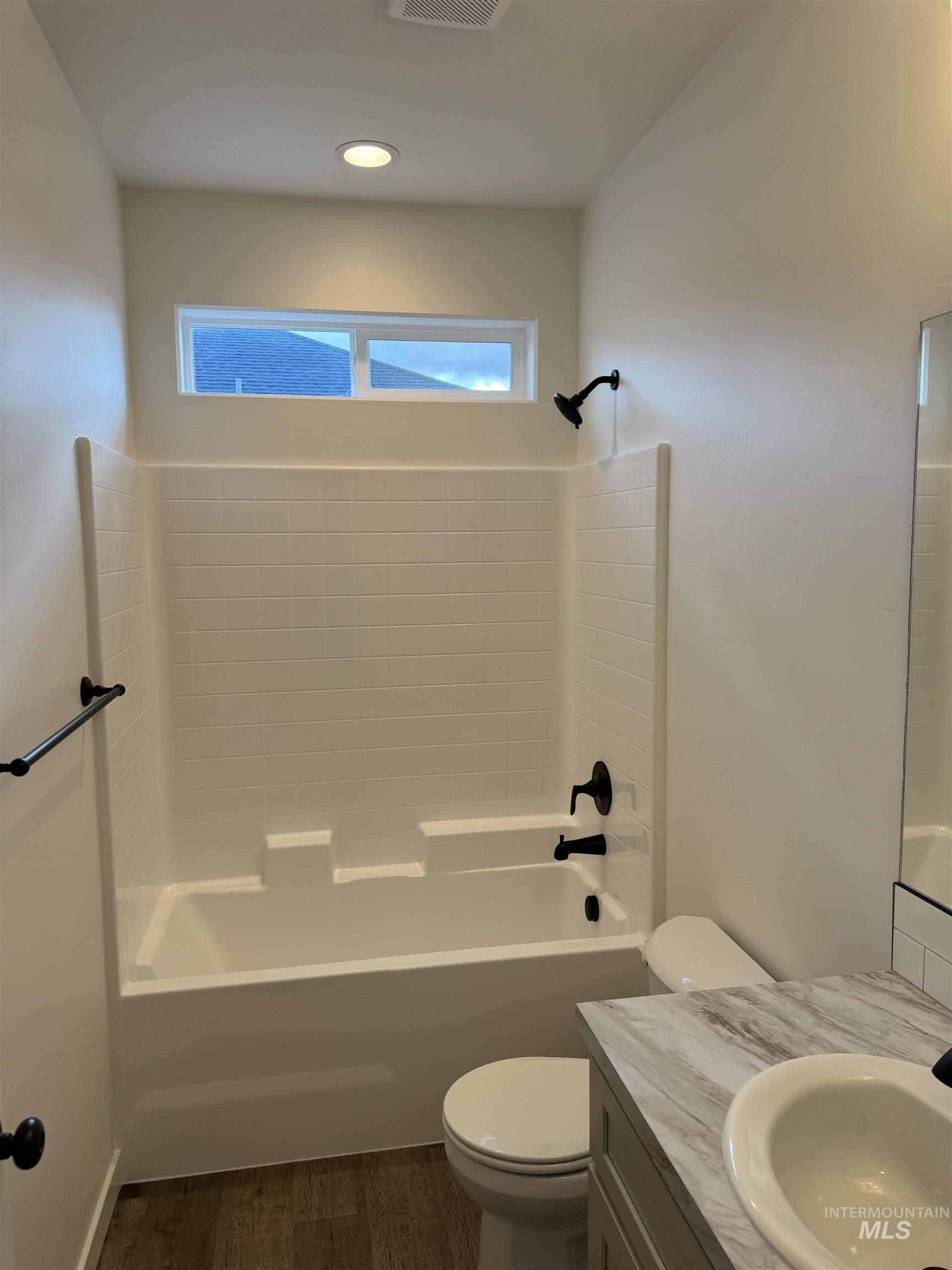 2008 Harrison St, Twin Falls, Idaho 83301, 4 Bedrooms, 2 Bathrooms, Residential For Sale, Price $384,900, 98966242