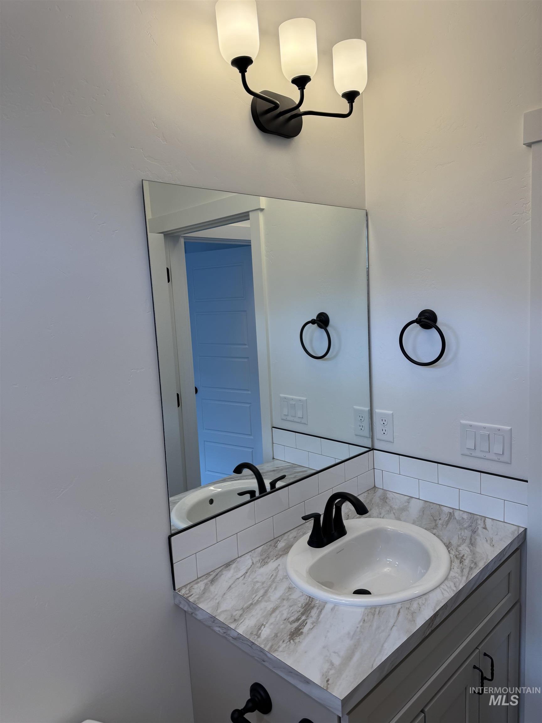 2008 Harrison St, Twin Falls, Idaho 83301, 4 Bedrooms, 2 Bathrooms, Residential For Sale, Price $384,900, 98966242