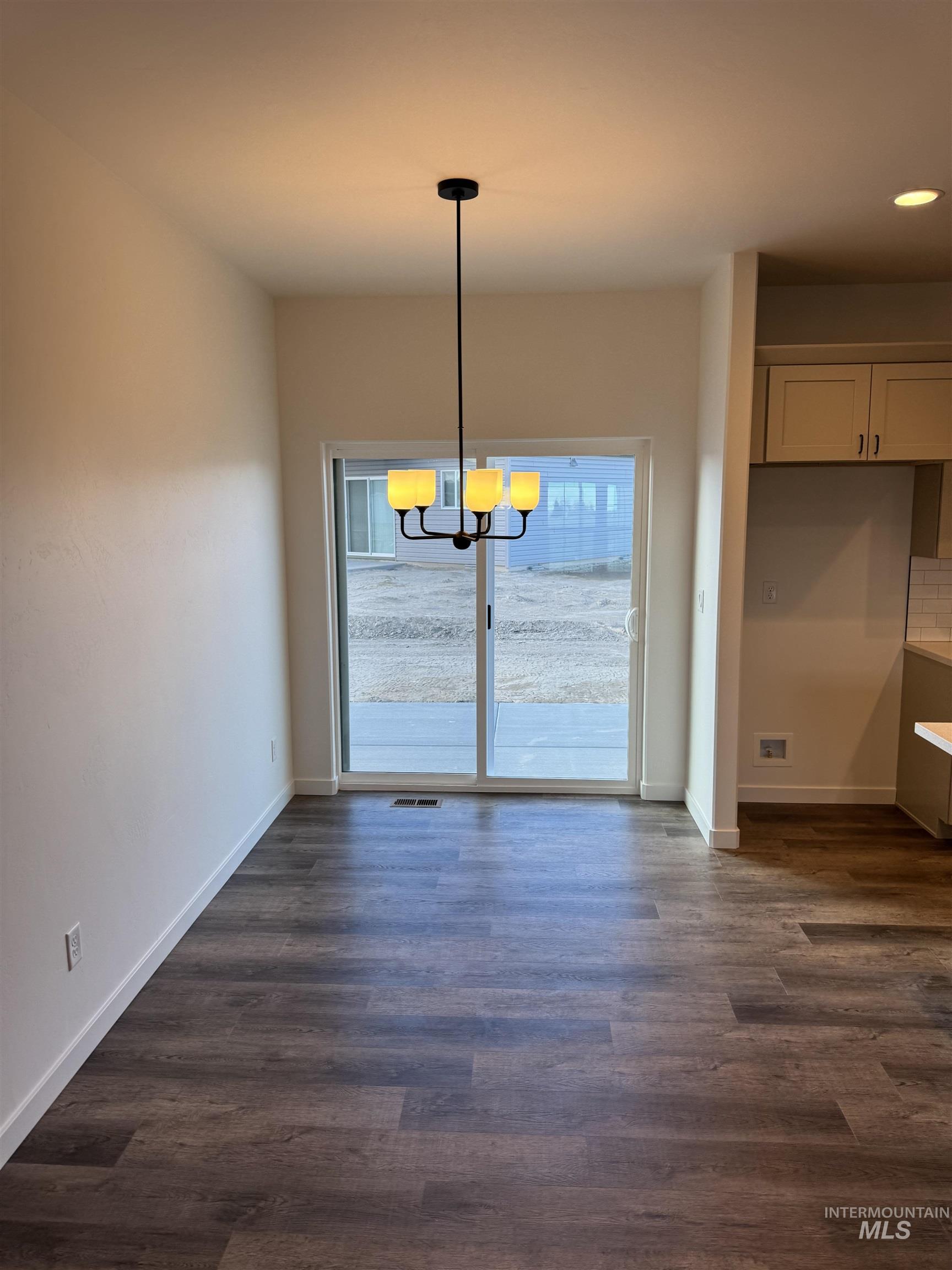 2008 Harrison St, Twin Falls, Idaho 83301, 4 Bedrooms, 2 Bathrooms, Residential For Sale, Price $384,900, 98966242