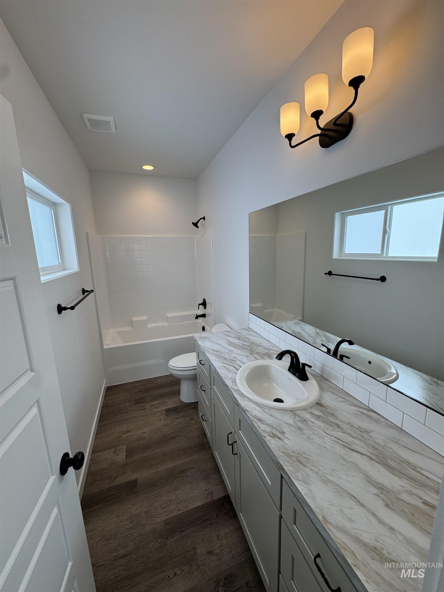 2008 Harrison St, Twin Falls, Idaho 83301, 4 Bedrooms, 2 Bathrooms, Residential For Sale, Price $389,900,MLS 98966242