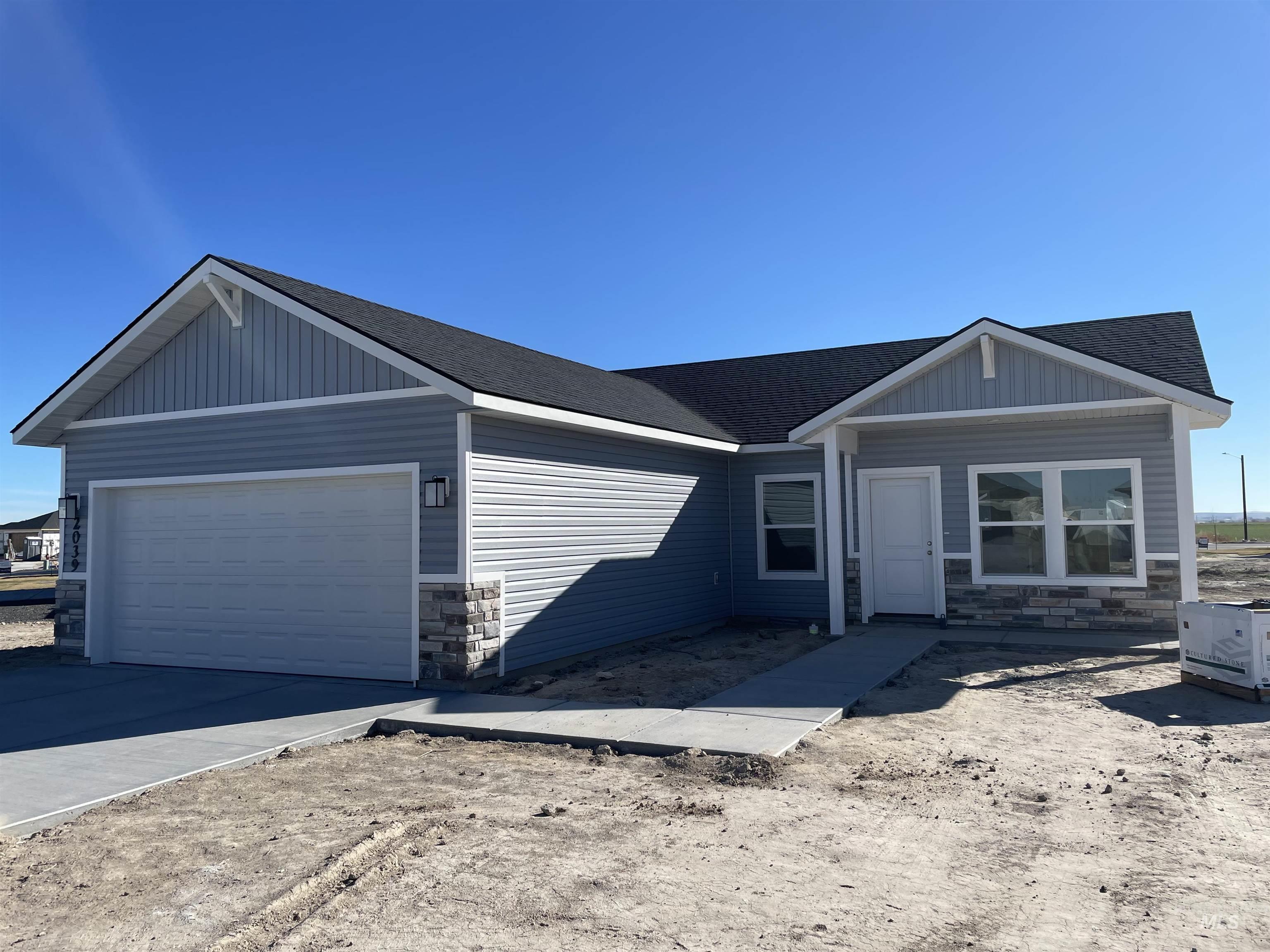 2039 Lowline Ave, Twin Falls, Idaho 83301, 3 Bedrooms, 2 Bathrooms, Residential For Sale, Price $344,900, 98966246