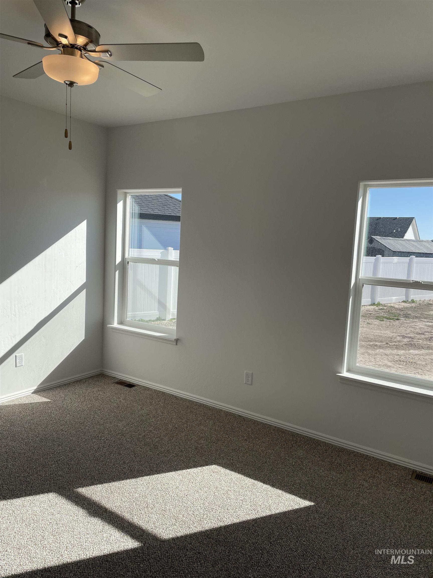 2039 Lowline Ave, Twin Falls, Idaho 83301, 3 Bedrooms, 2 Bathrooms, Residential For Sale, Price $344,900,MLS 98966246