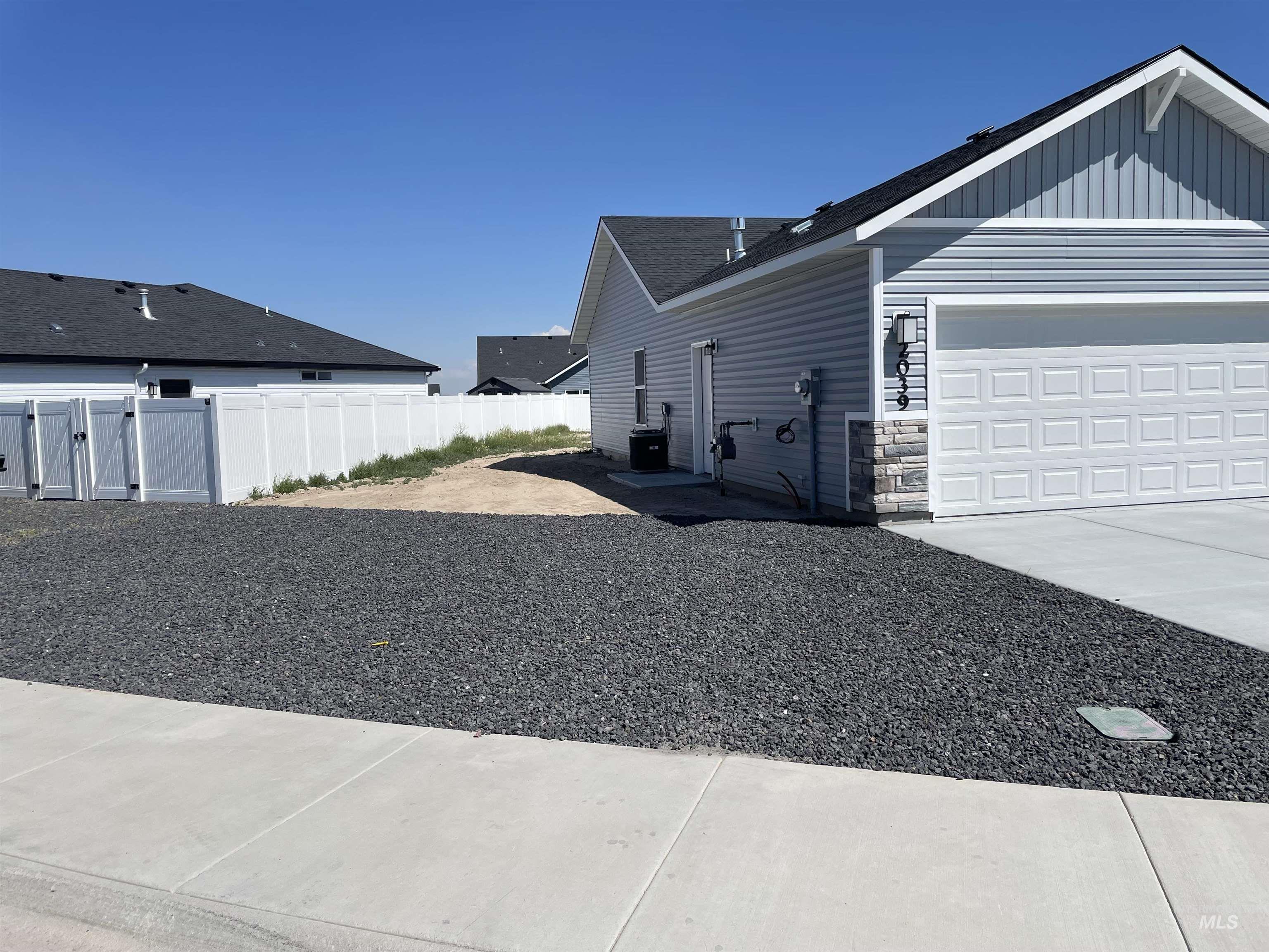 2039 Lowline Ave, Twin Falls, Idaho 83301, 3 Bedrooms, 2 Bathrooms, Residential For Sale, Price $344,900,MLS 98966246