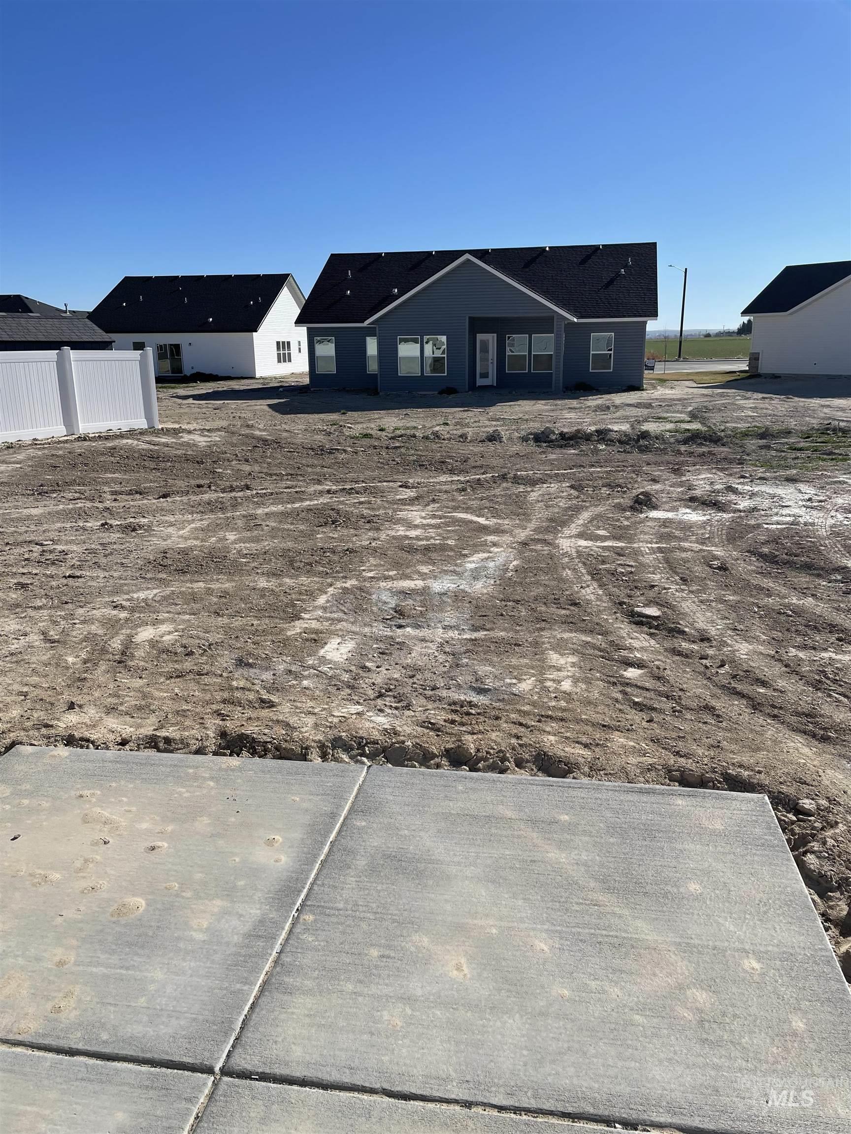 2039 Lowline Ave, Twin Falls, Idaho 83301, 3 Bedrooms, 2 Bathrooms, Residential For Sale, Price $344,900, 98966246