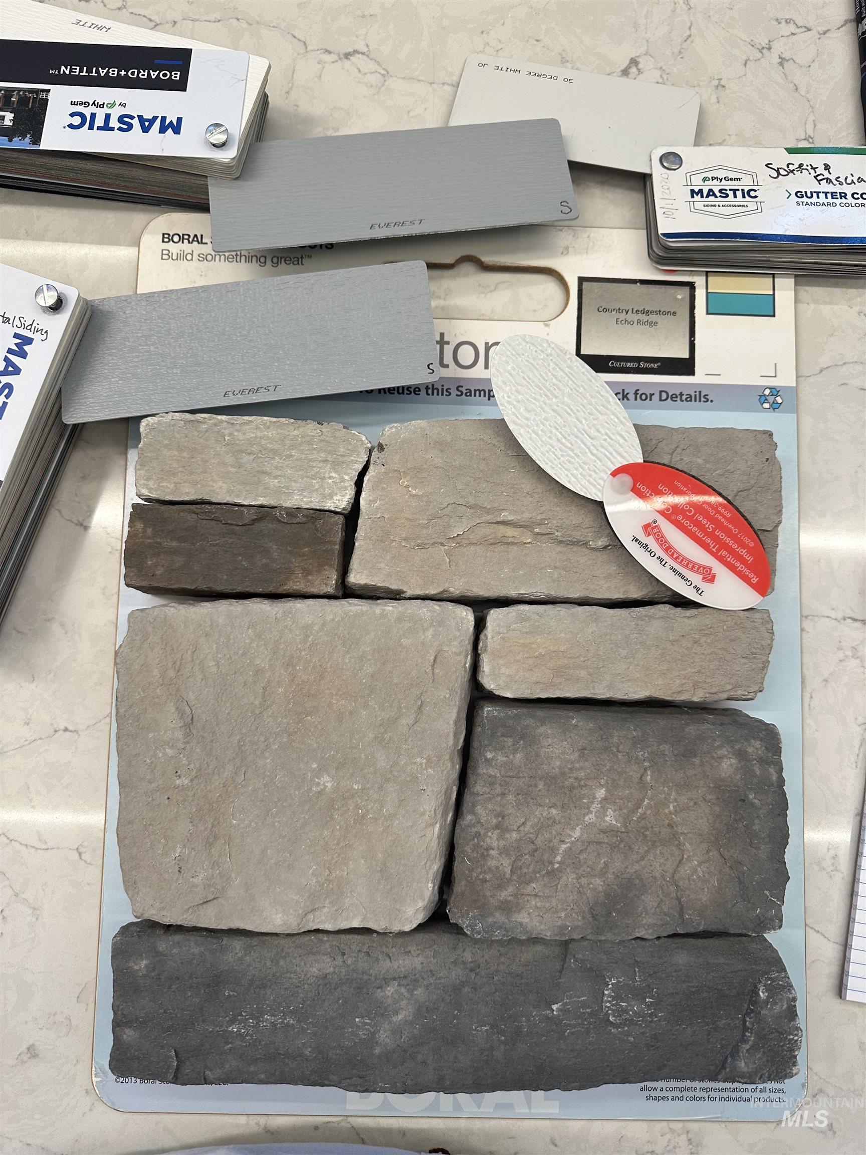 2039 Lowline Ave, Twin Falls, Idaho 83301, 3 Bedrooms, 2 Bathrooms, Residential For Sale, Price $334,900,MLS 98966246