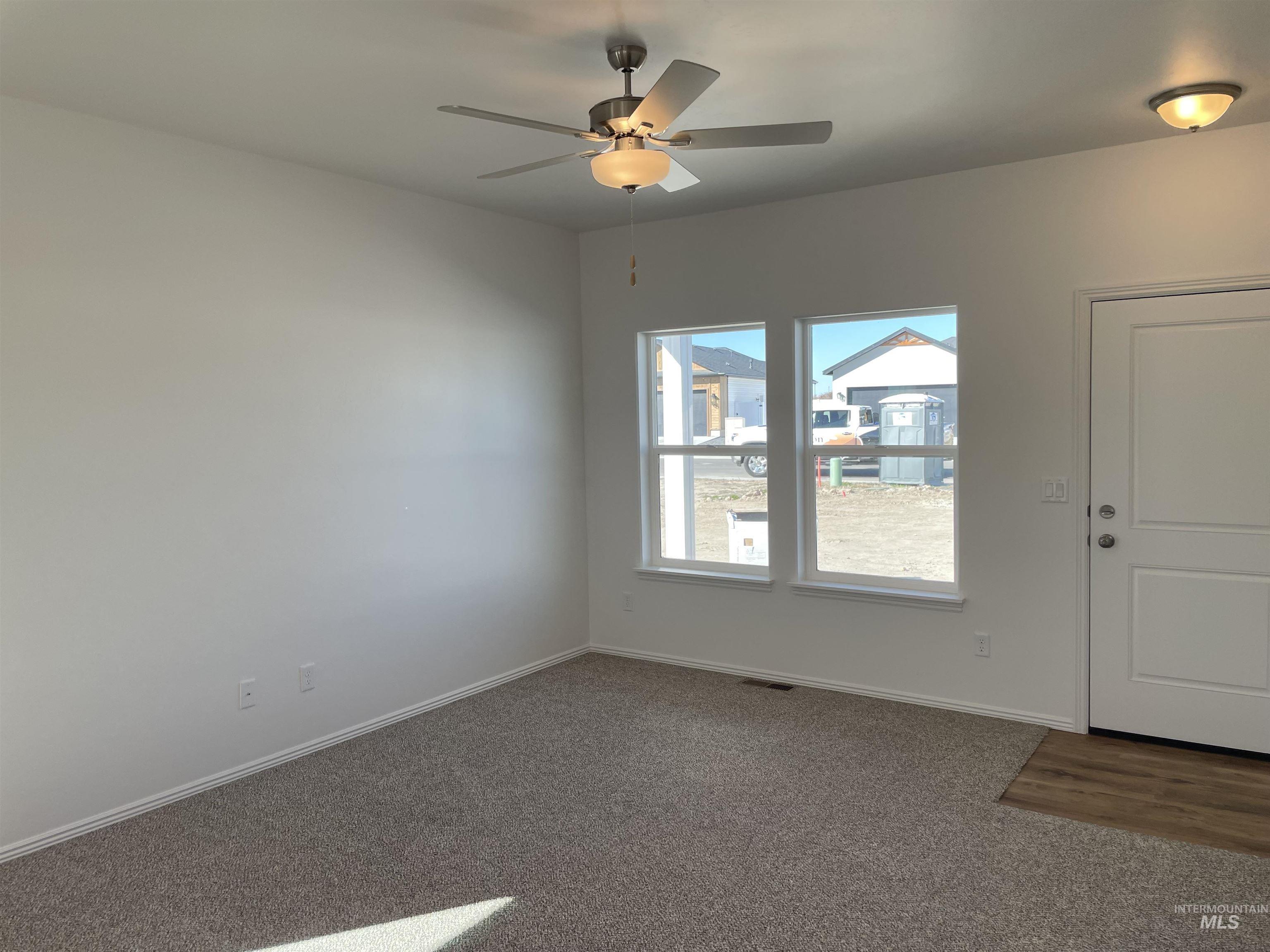 2039 Lowline Ave, Twin Falls, Idaho 83301, 3 Bedrooms, 2 Bathrooms, Residential For Sale, Price $344,900, 98966246