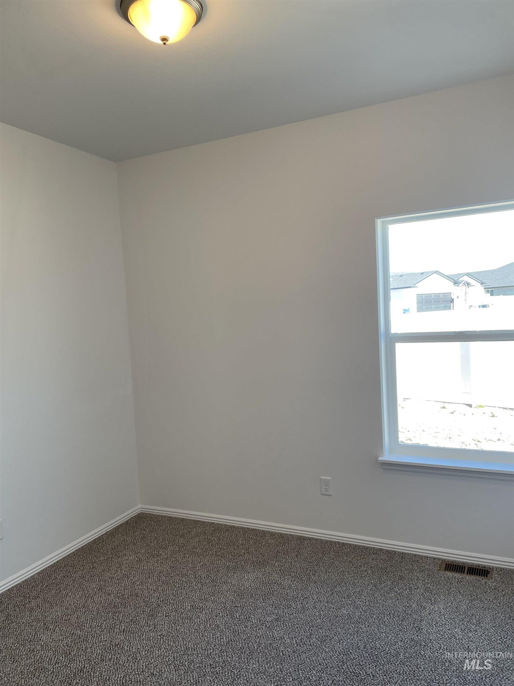 2039 Lowline Ave, Twin Falls, Idaho 83301, 3 Bedrooms, 2 Bathrooms, Residential For Sale, Price $344,900, 98966246