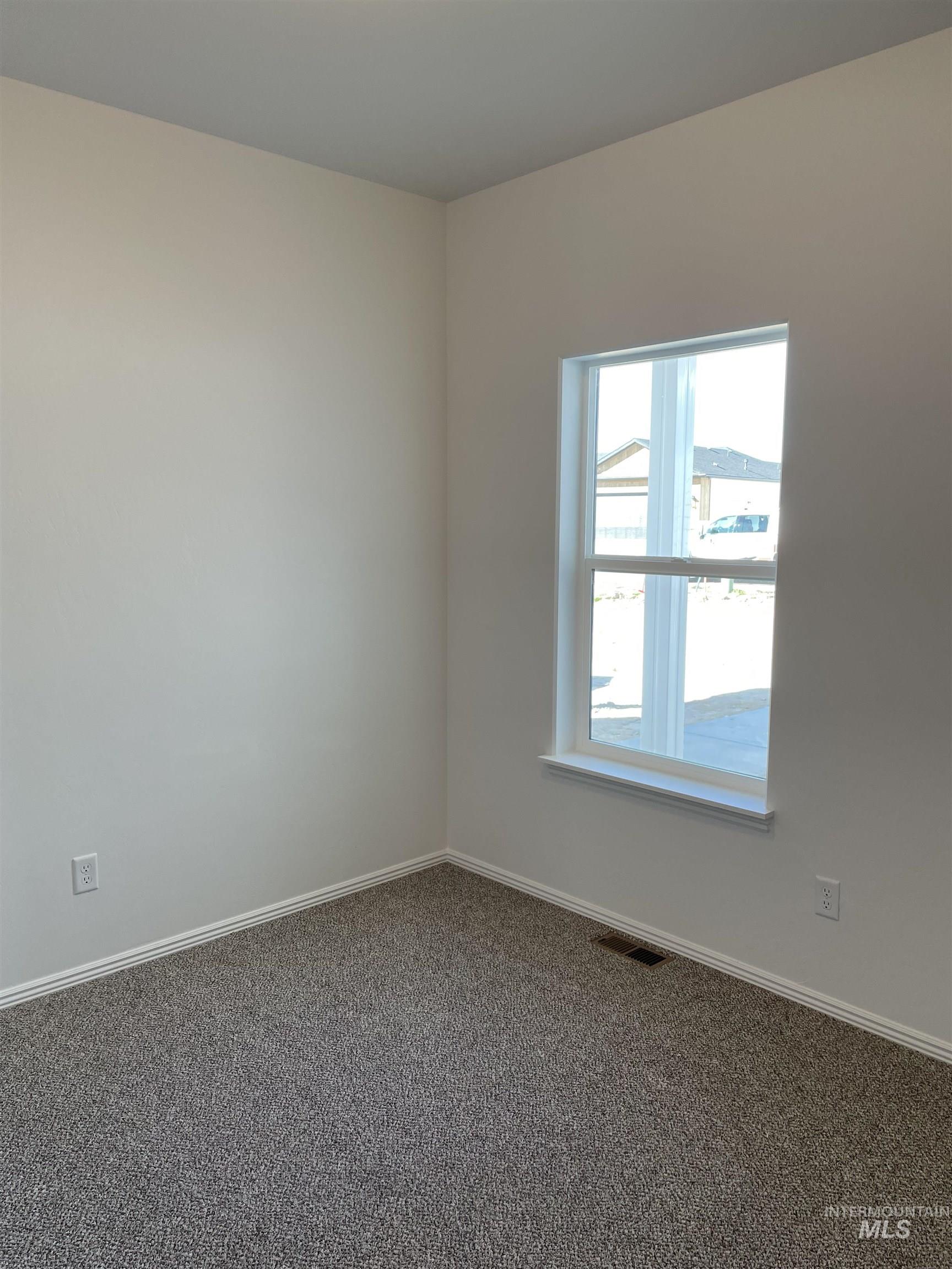 2039 Lowline Ave, Twin Falls, Idaho 83301, 3 Bedrooms, 2 Bathrooms, Residential For Sale, Price $344,900, 98966246