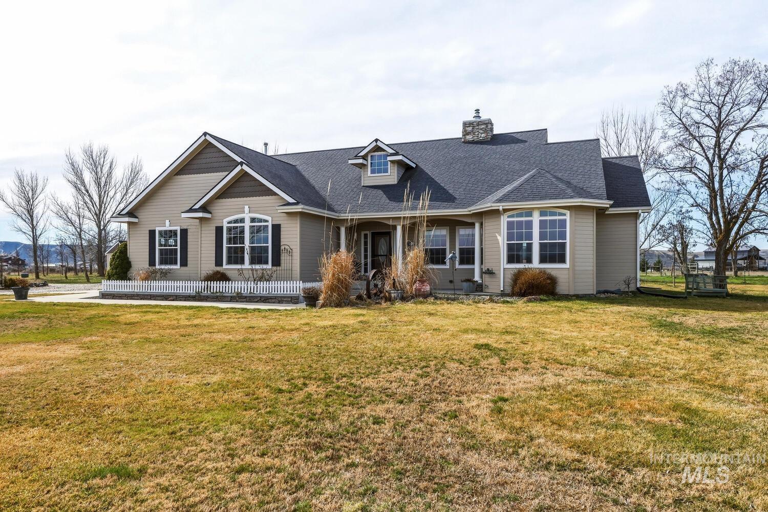 2405 Star Ln, Emmett, Idaho 83617, 3 Bedrooms, 2 Bathrooms, Residential For Sale, Price $999,950, 98966269