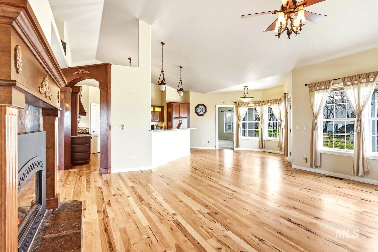 2405 Star Ln, Emmett, Idaho 83617, 3 Bedrooms, 2 Bathrooms, Residential For Sale, Price $999,950, 98966269