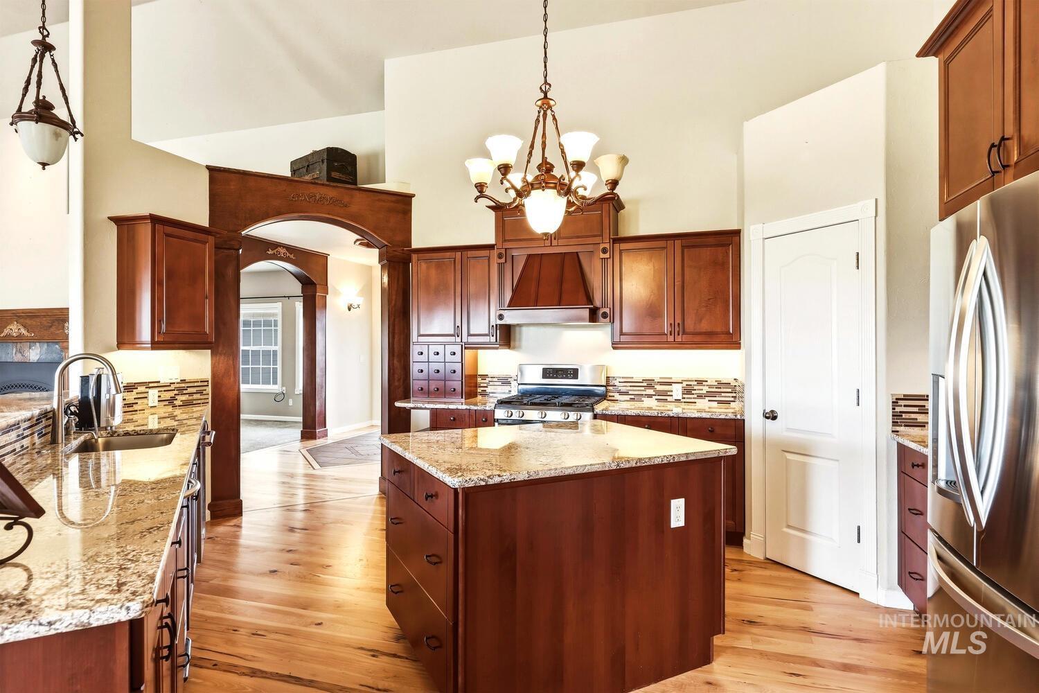 2405 Star Ln, Emmett, Idaho 83617, 3 Bedrooms, 2 Bathrooms, Residential For Sale, Price $999,950, 98966269