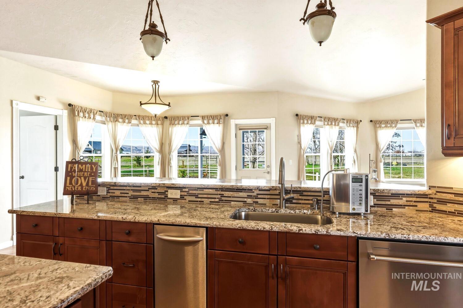 2405 Star Ln, Emmett, Idaho 83617, 3 Bedrooms, 2 Bathrooms, Residential For Sale, Price $999,950, 98966269