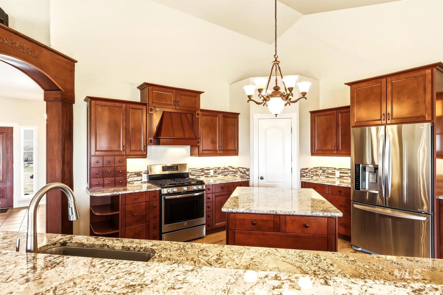 2405 Star Ln, Emmett, Idaho 83617, 3 Bedrooms, 2 Bathrooms, Residential For Sale, Price $999,950, 98966269