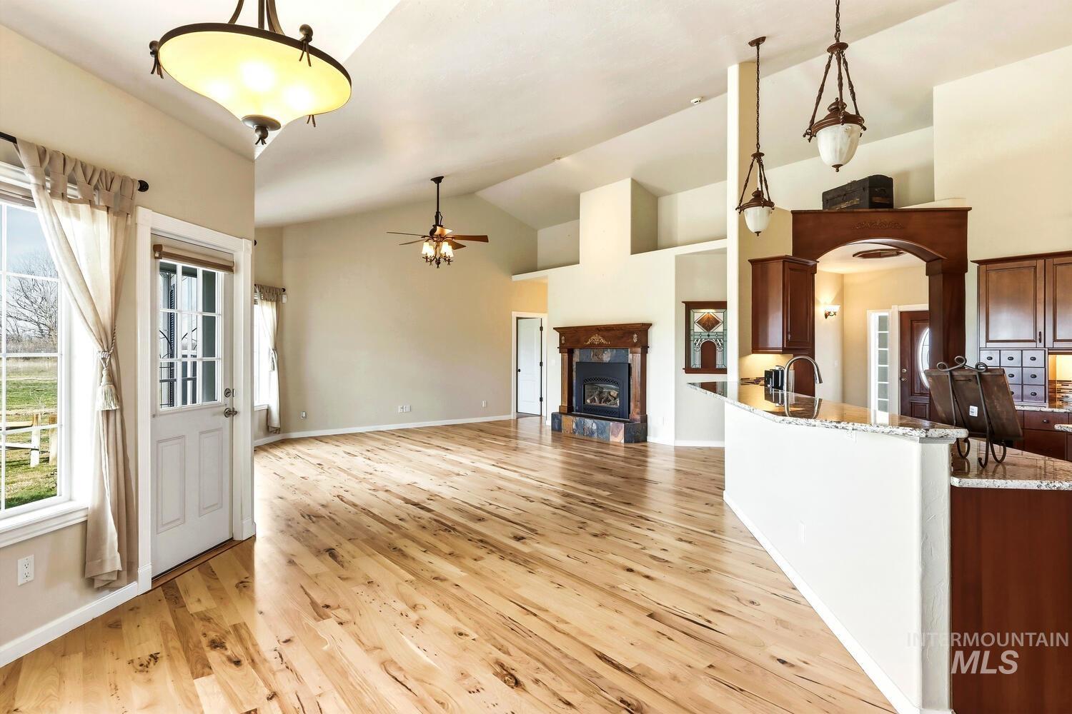 2405 Star Ln, Emmett, Idaho 83617, 3 Bedrooms, 2 Bathrooms, Residential For Sale, Price $999,950, 98966269