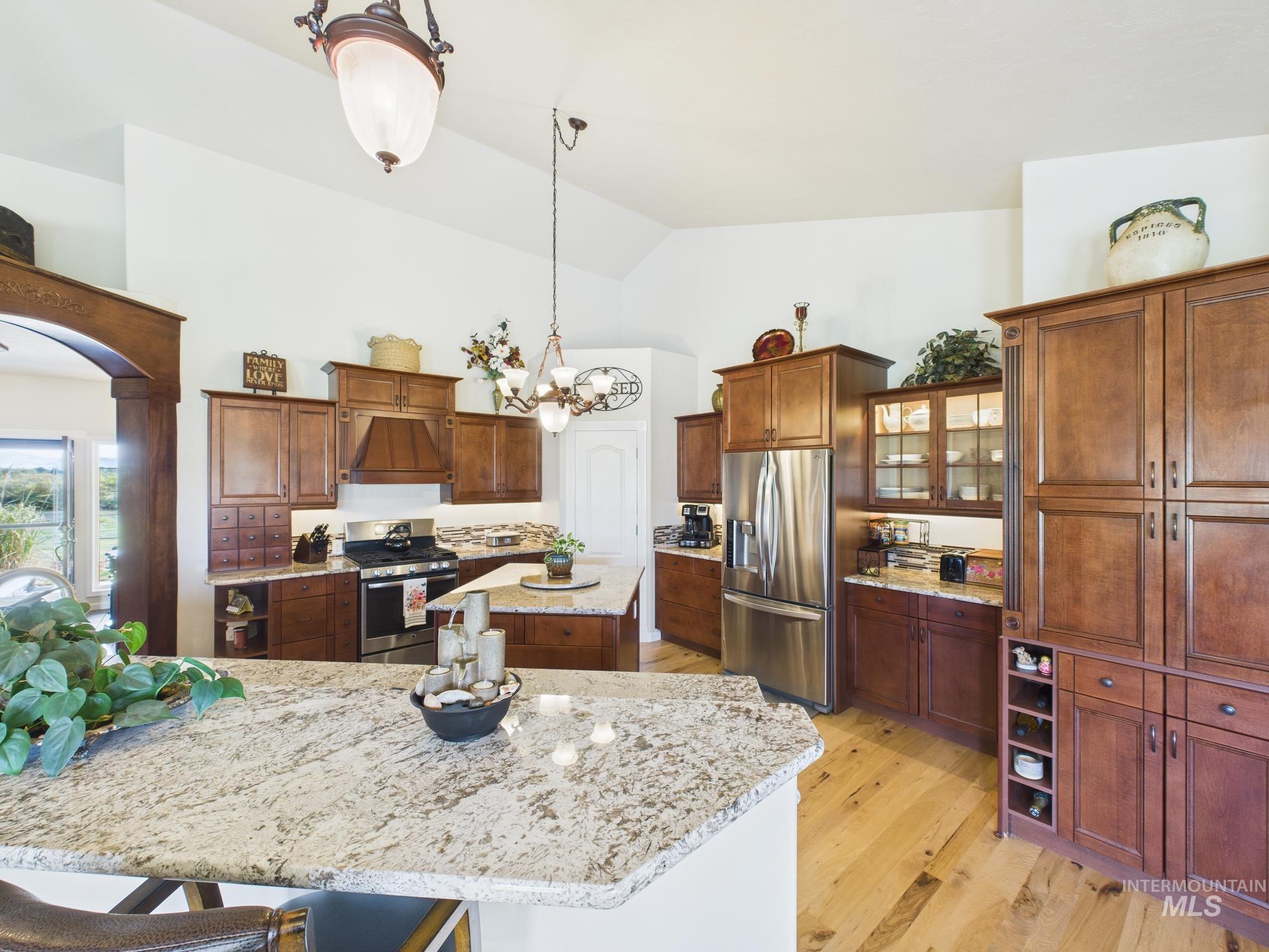 2405 Star Ln, Emmett, Idaho 83617, 3 Bedrooms, 2 Bathrooms, Residential For Sale, Price $1,098,000,MLS 98966269