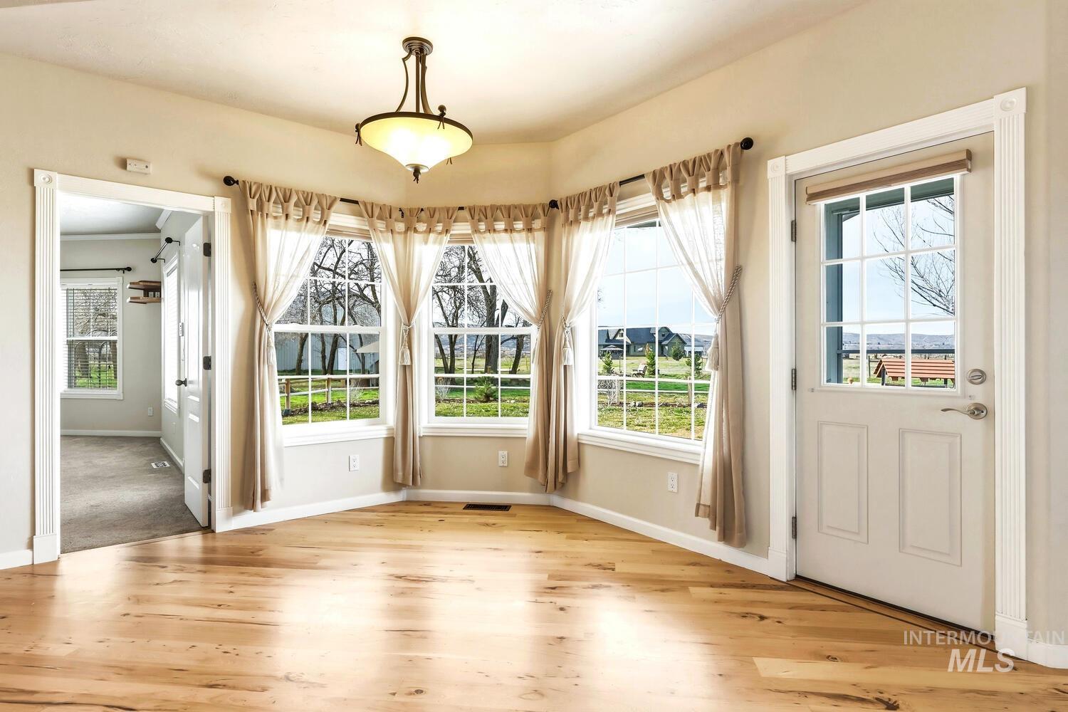 2405 Star Ln, Emmett, Idaho 83617, 3 Bedrooms, 2 Bathrooms, Residential For Sale, Price $999,950, 98966269