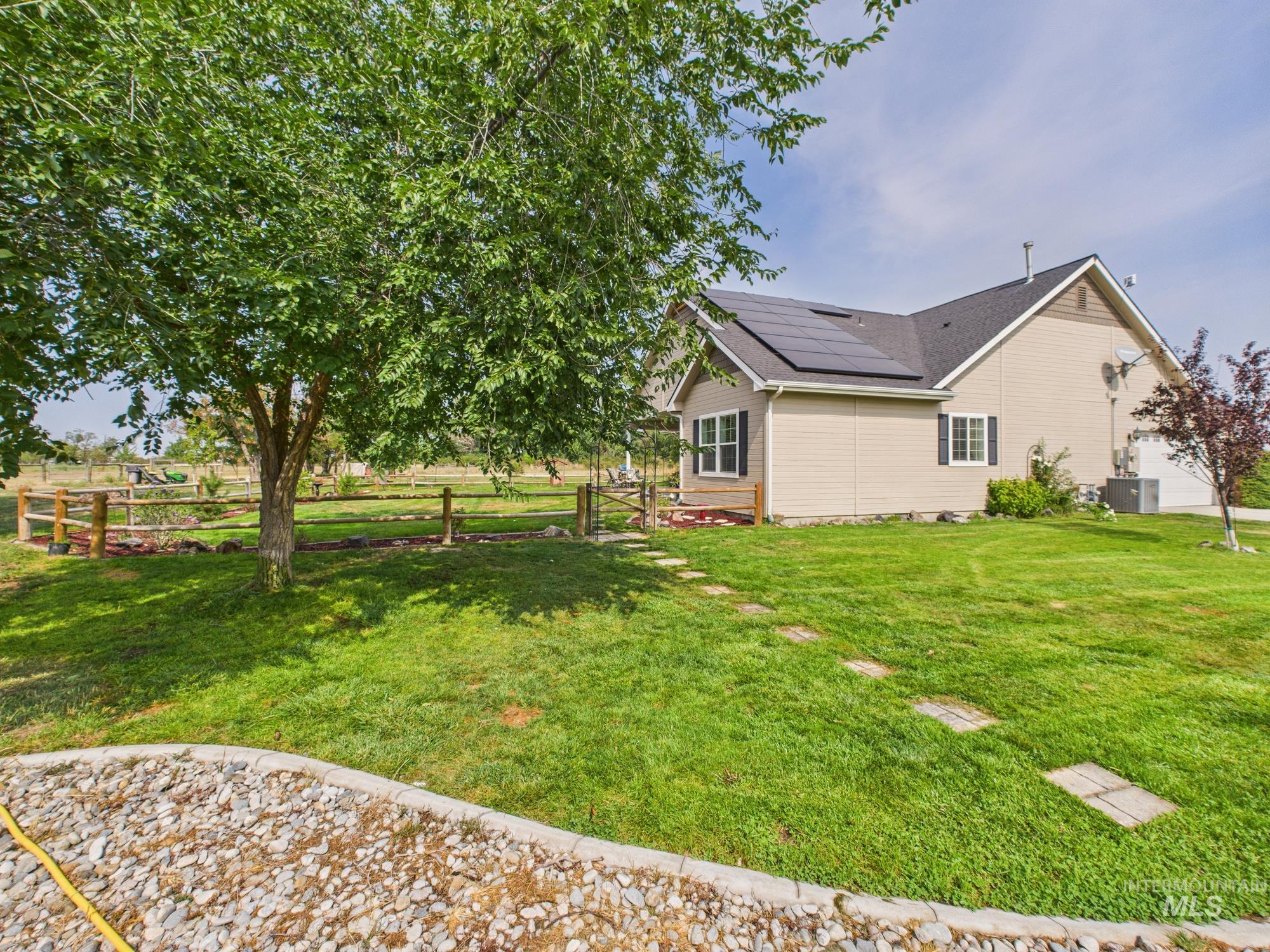 2405 Star Ln, Emmett, Idaho 83617, 3 Bedrooms, 2 Bathrooms, Residential For Sale, Price $1,098,000,MLS 98966269