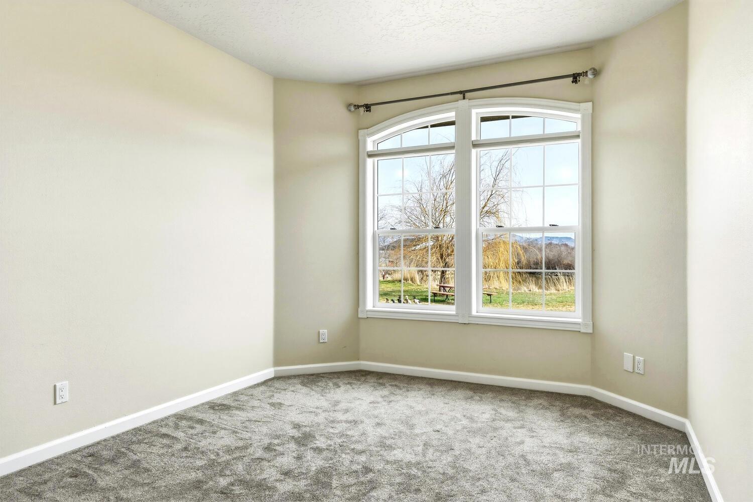 2405 Star Ln, Emmett, Idaho 83617, 3 Bedrooms, 2 Bathrooms, Residential For Sale, Price $999,950, 98966269