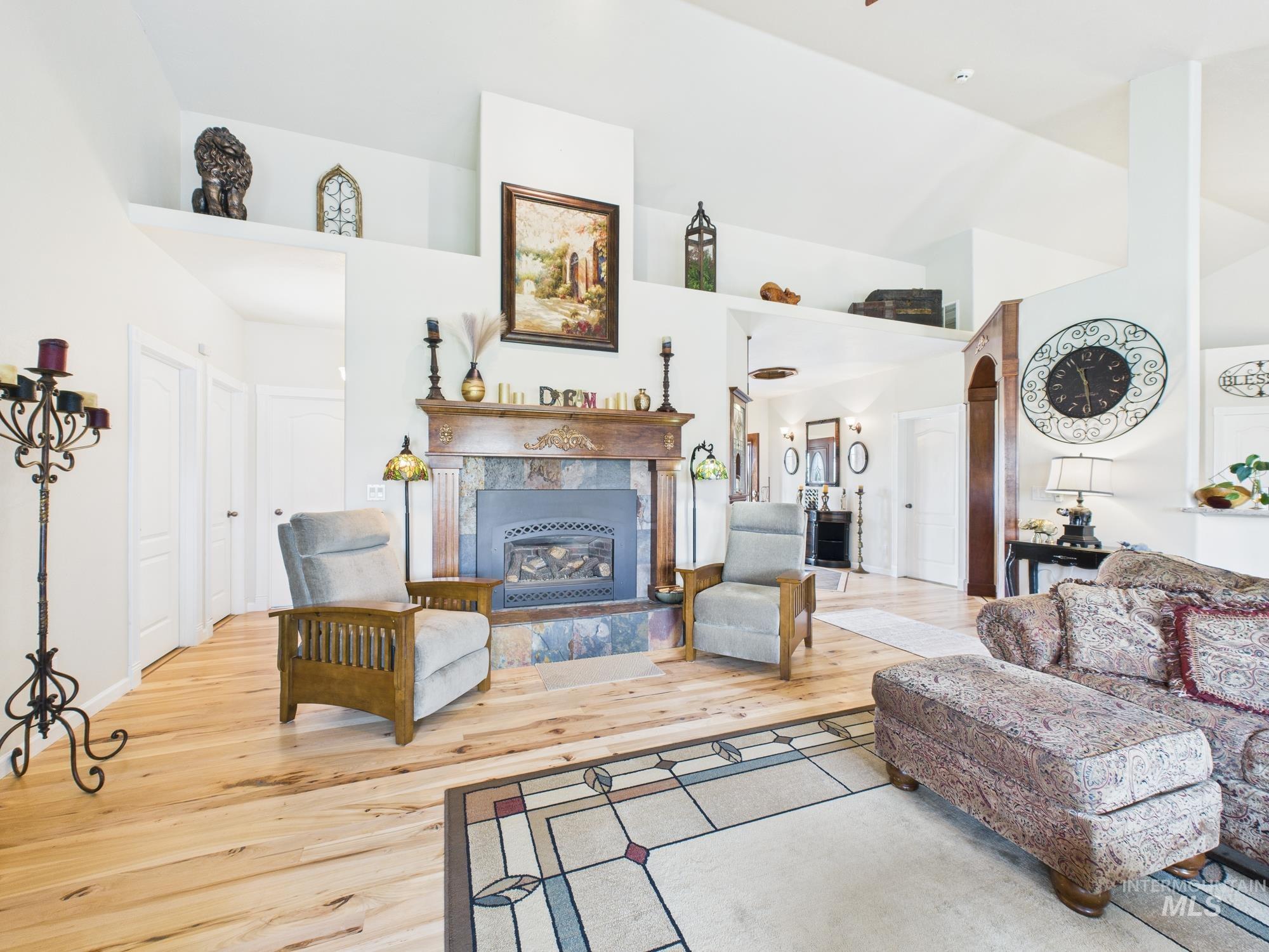 2405 Star Ln, Emmett, Idaho 83617, 3 Bedrooms, 2 Bathrooms, Residential For Sale, Price $1,098,000,MLS 98966269