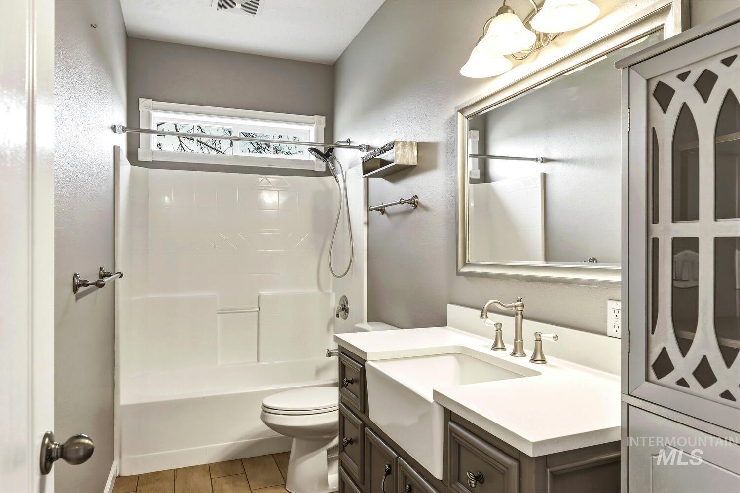 2405 Star Ln, Emmett, Idaho 83617, 3 Bedrooms, 2 Bathrooms, Residential For Sale, Price $999,950, 98966269