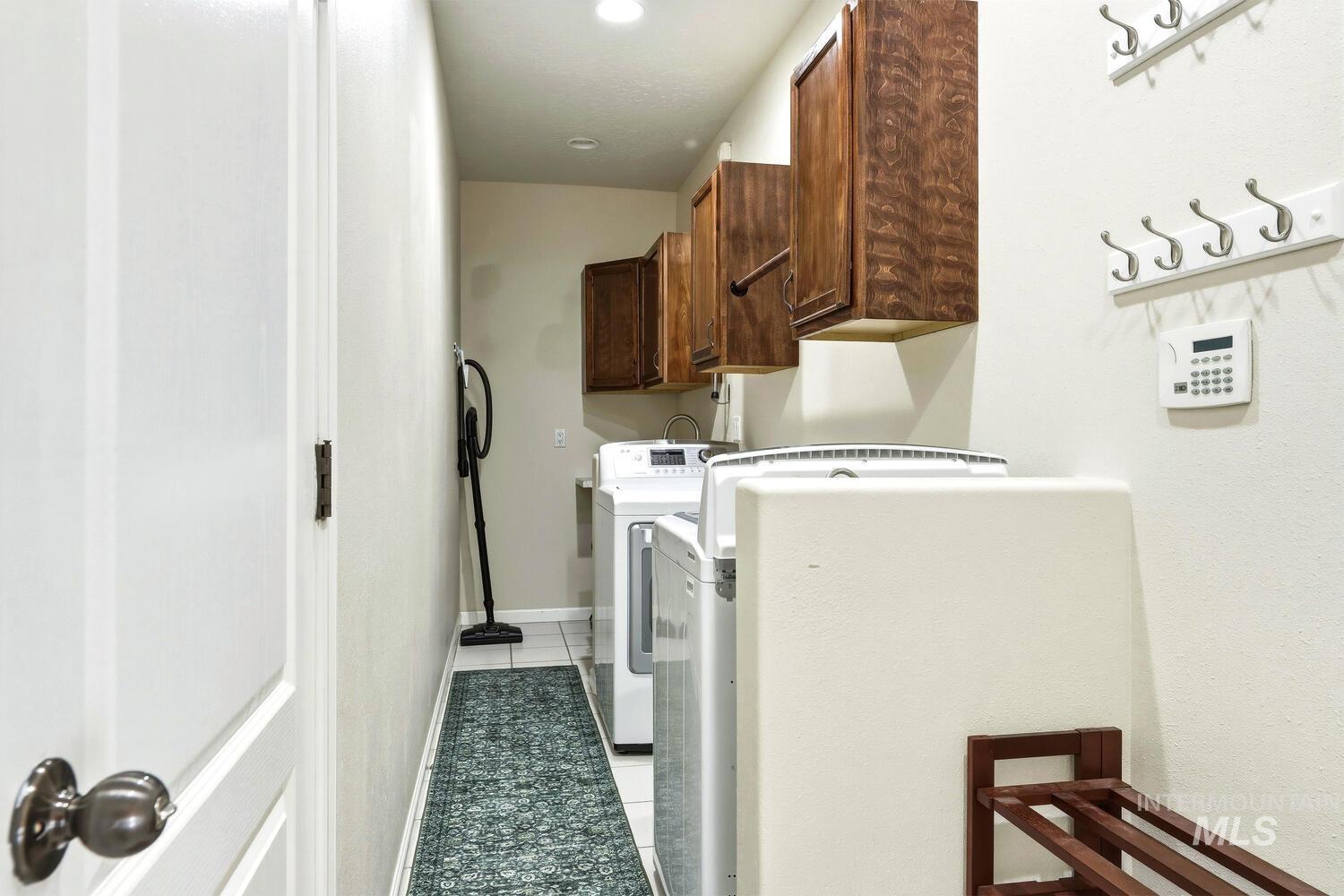 2405 Star Ln, Emmett, Idaho 83617, 3 Bedrooms, 2 Bathrooms, Residential For Sale, Price $999,950, 98966269