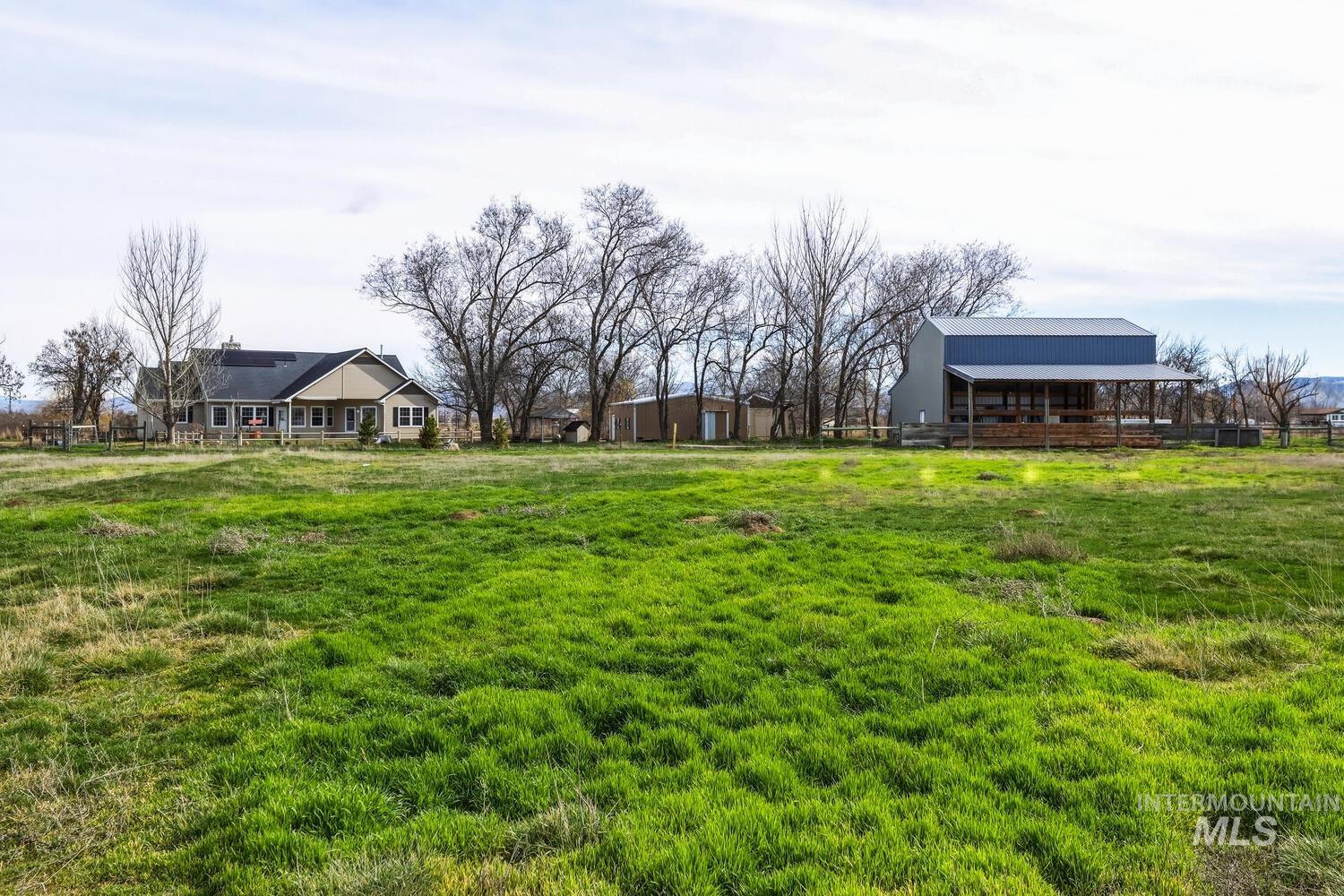 2405 Star Ln, Emmett, Idaho 83617, 3 Bedrooms, 2 Bathrooms, Residential For Sale, Price $999,950, 98966269