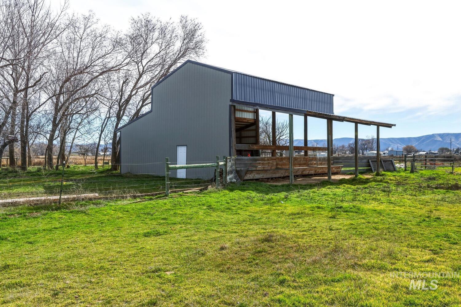 2405 Star Ln, Emmett, Idaho 83617, 3 Bedrooms, 2 Bathrooms, Residential For Sale, Price $999,950, 98966269