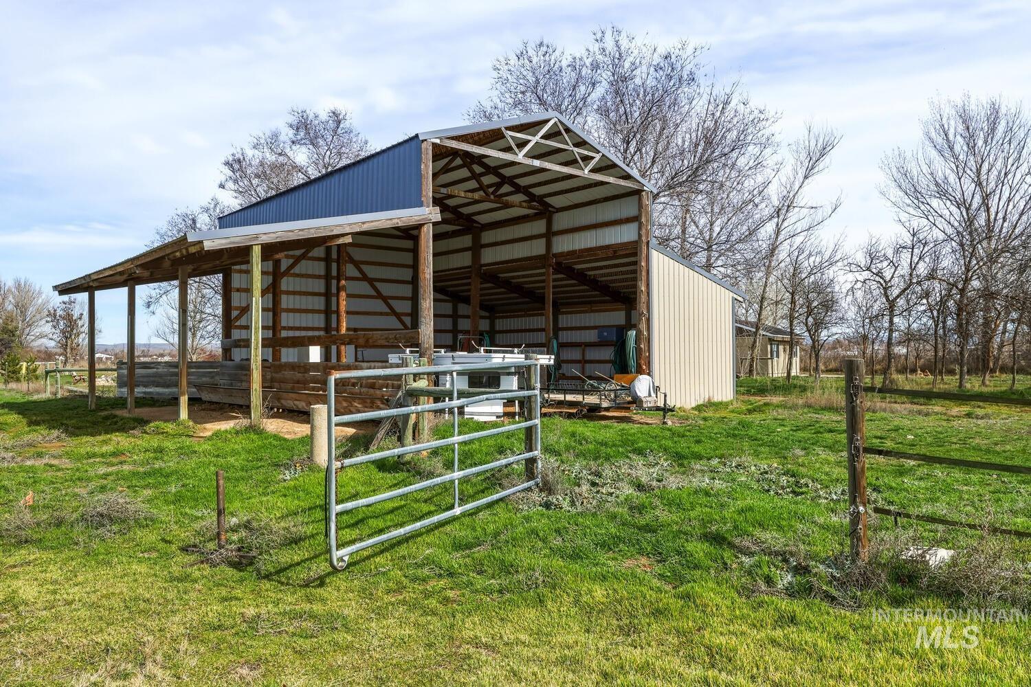 2405 Star Ln, Emmett, Idaho 83617, 3 Bedrooms, 2 Bathrooms, Residential For Sale, Price $999,950, 98966269