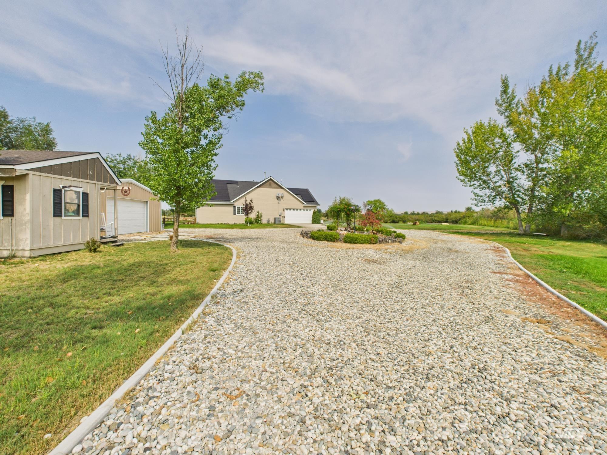 2405 Star Ln, Emmett, Idaho 83617, 3 Bedrooms, 2 Bathrooms, Residential For Sale, Price $1,098,000,MLS 98966269