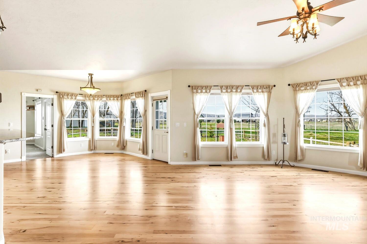 2405 Star Ln, Emmett, Idaho 83617, 3 Bedrooms, 2 Bathrooms, Residential For Sale, Price $999,950, 98966269