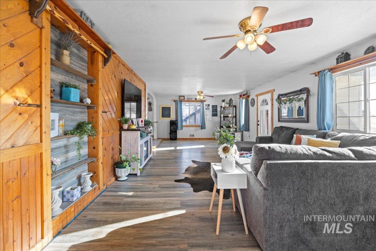 495 E Bridge St, Midvale, Idaho 83645, 4 Bedrooms, 2 Bathrooms, Residential For Sale, Price $585,000,MLS 98966270